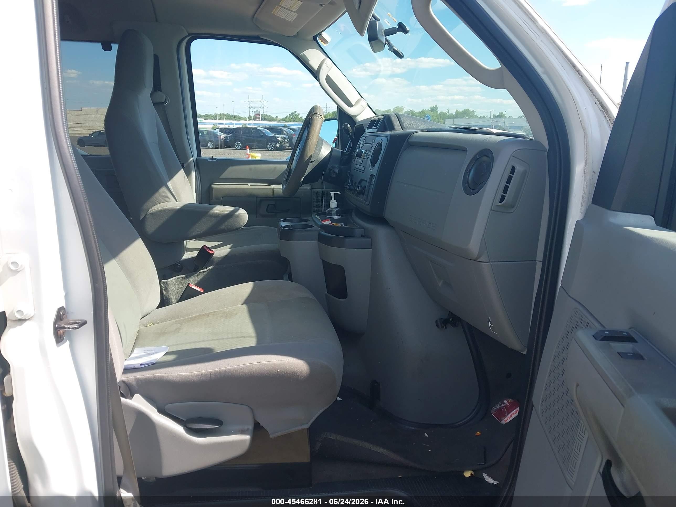 2011 Ford E-350 Super Duty Xlt White vin: 1FBSS3BL9BDB20147