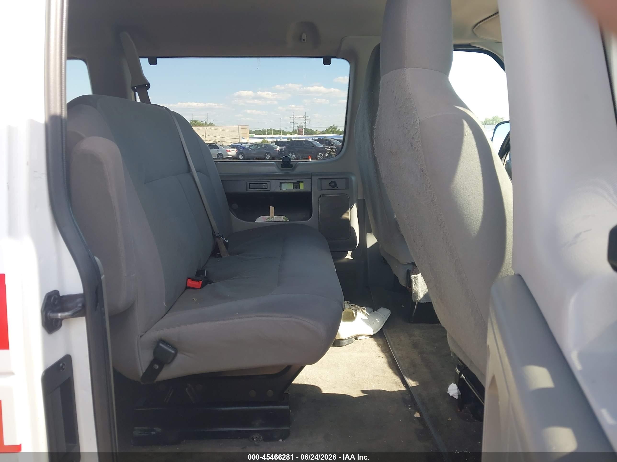 2011 Ford E-350 Super Duty Xlt White vin: 1FBSS3BL9BDB20147