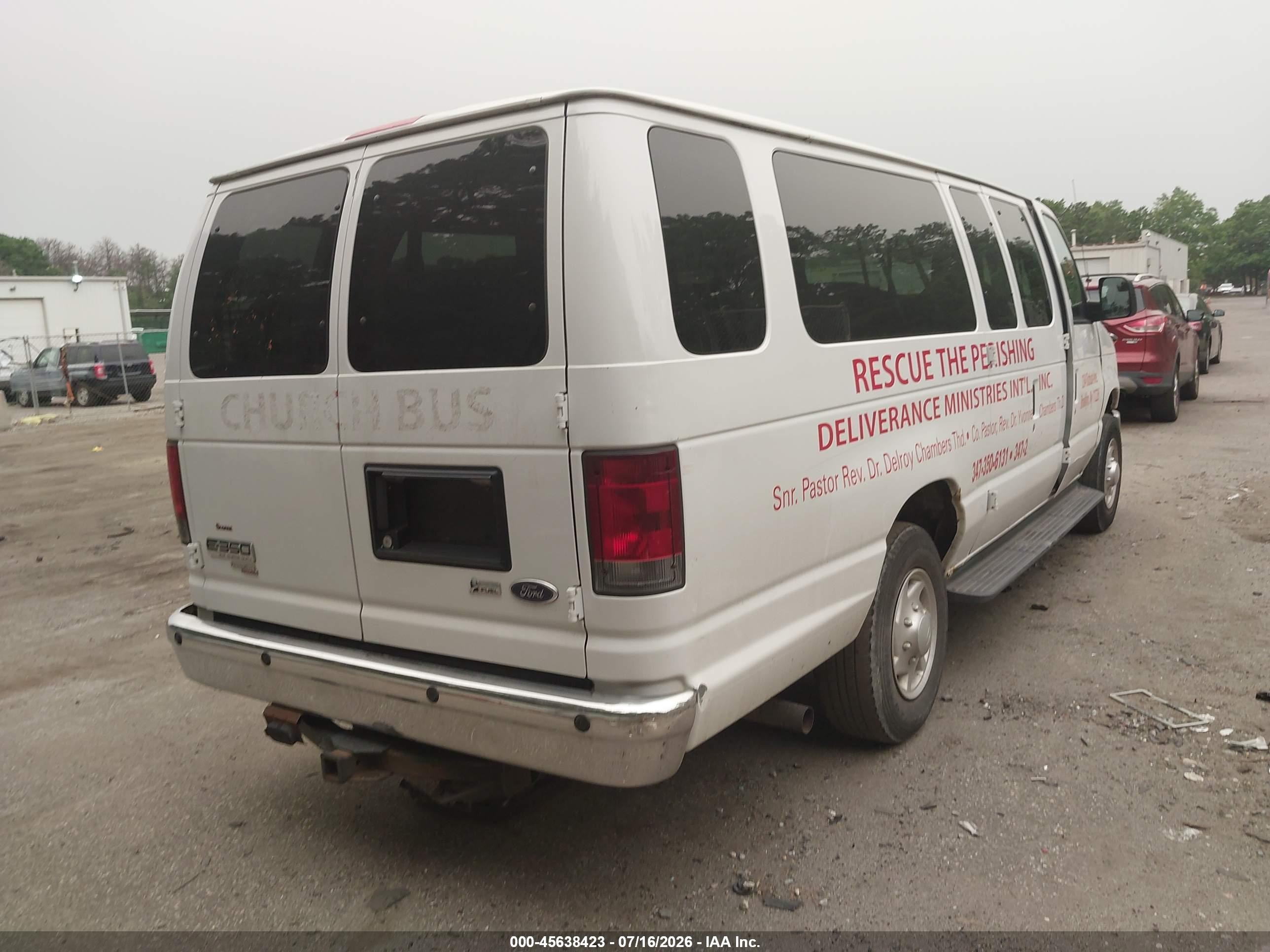 2011 Ford E-350 Super Duty Xlt Белый vin: 1FBSS3BL9BDB20147
