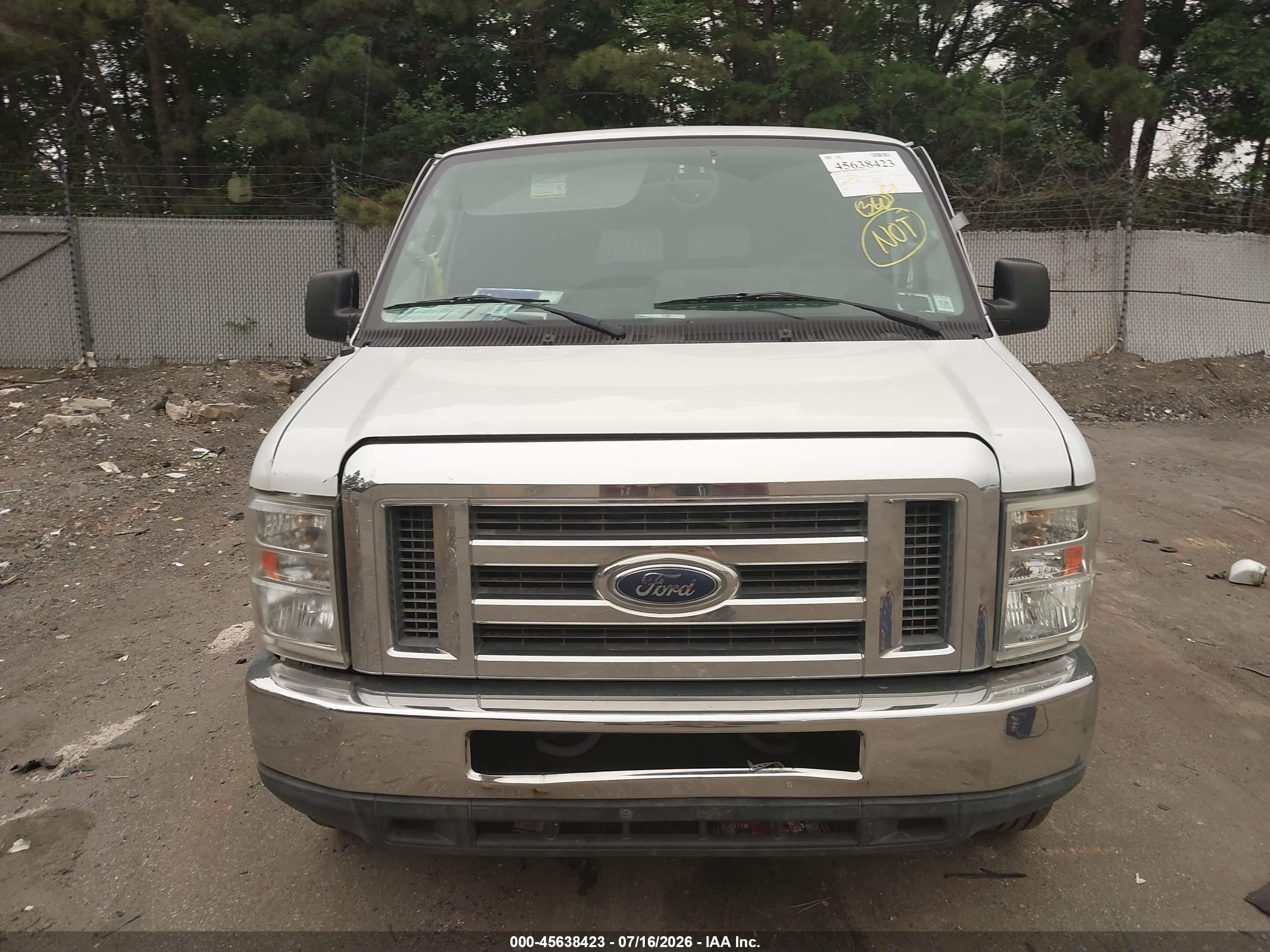 2011 Ford E-350 Super Duty Xlt Белый vin: 1FBSS3BL9BDB20147