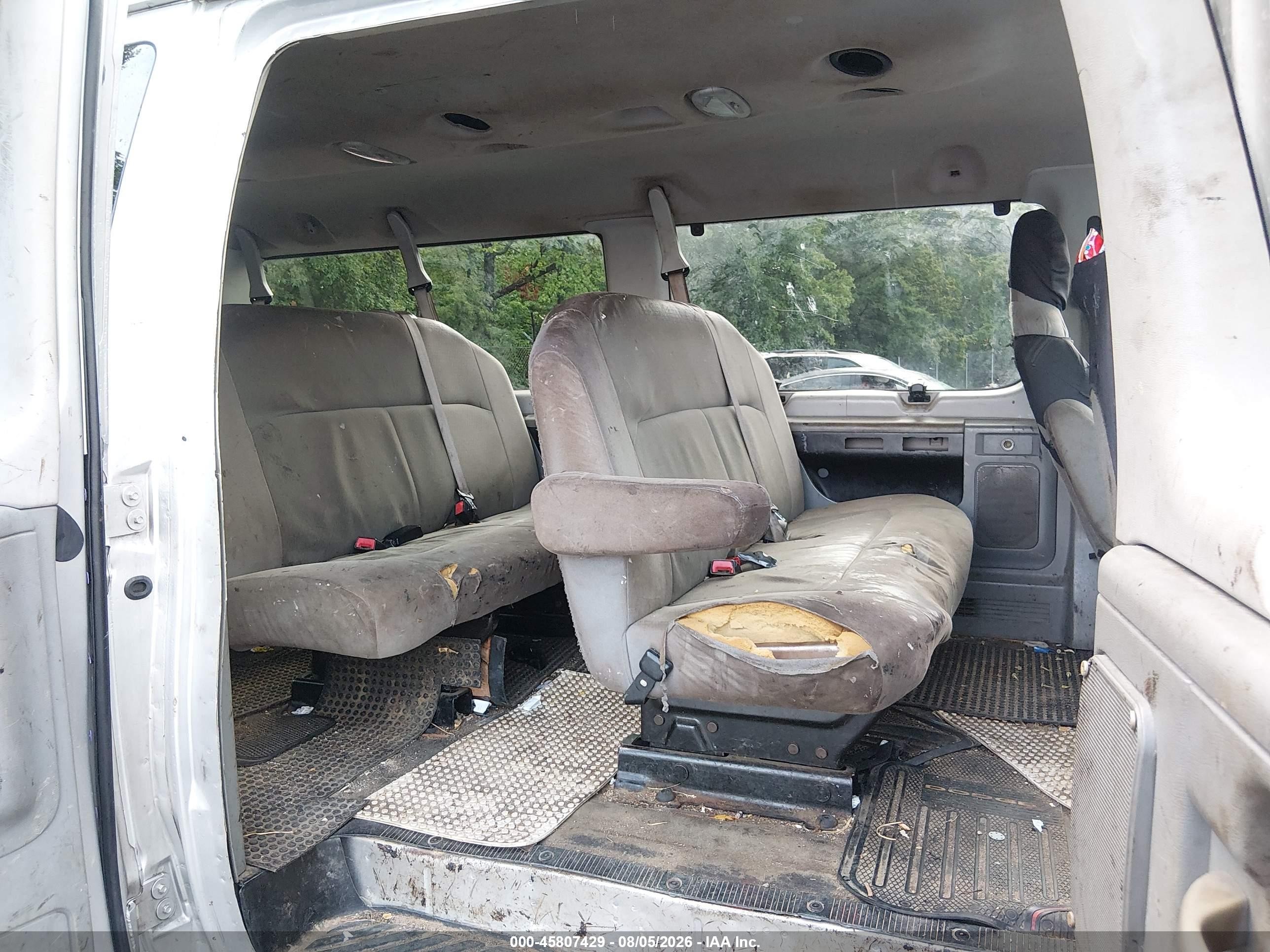 2011 Ford E-350 Super Duty Xlt Silver vin: 1FBSS3BL9BDB38034