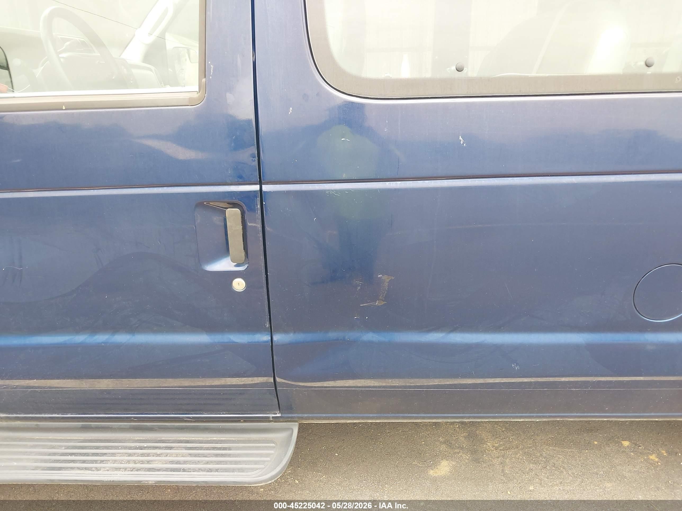2013 Ford E-350 Super Duty Xl Blue vin: 1FBSS3BL9DDA10766
