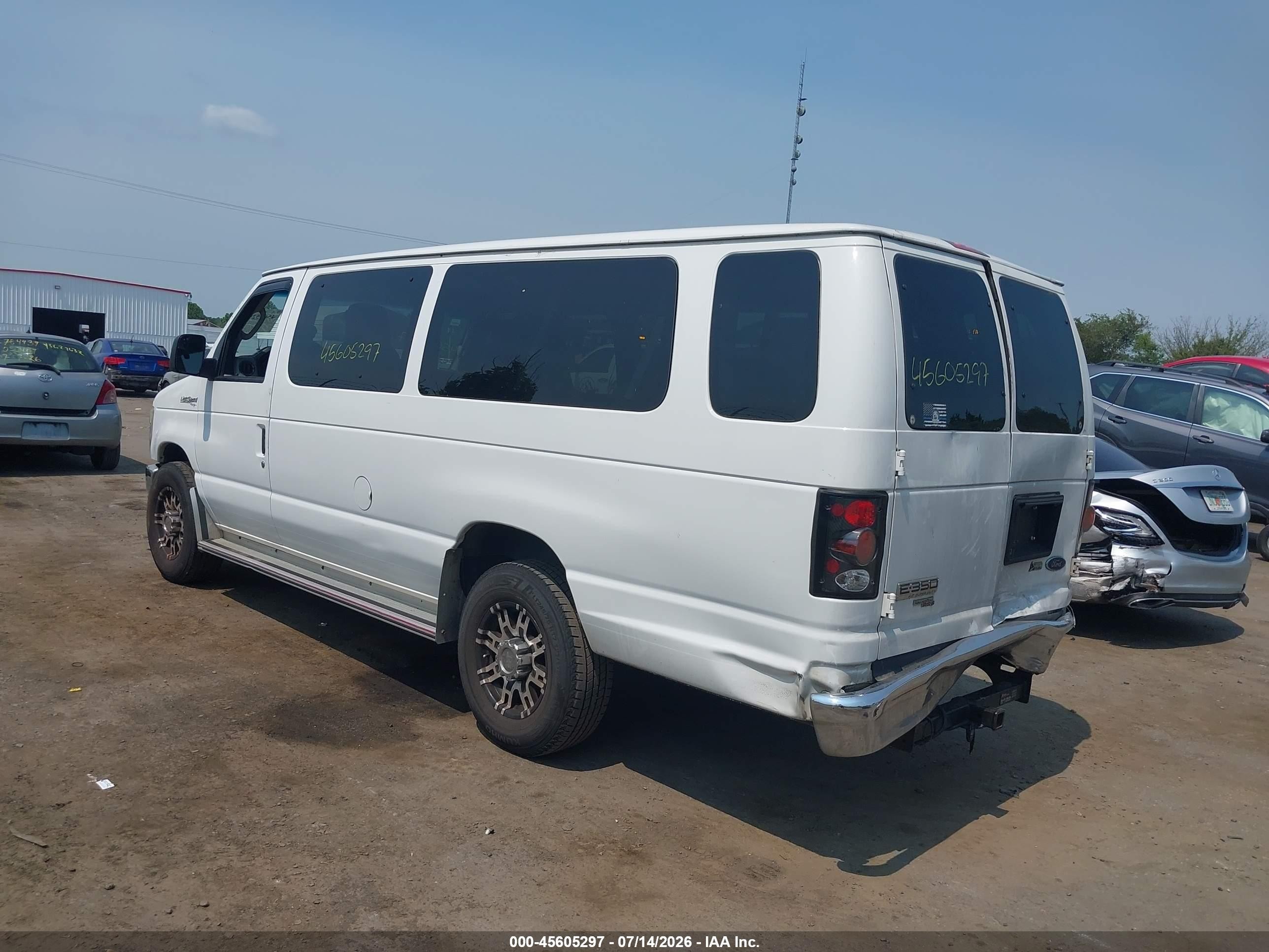 2011 Ford E-350 Super Duty Xlt White vin: 1FBSS3BLXBDA01247