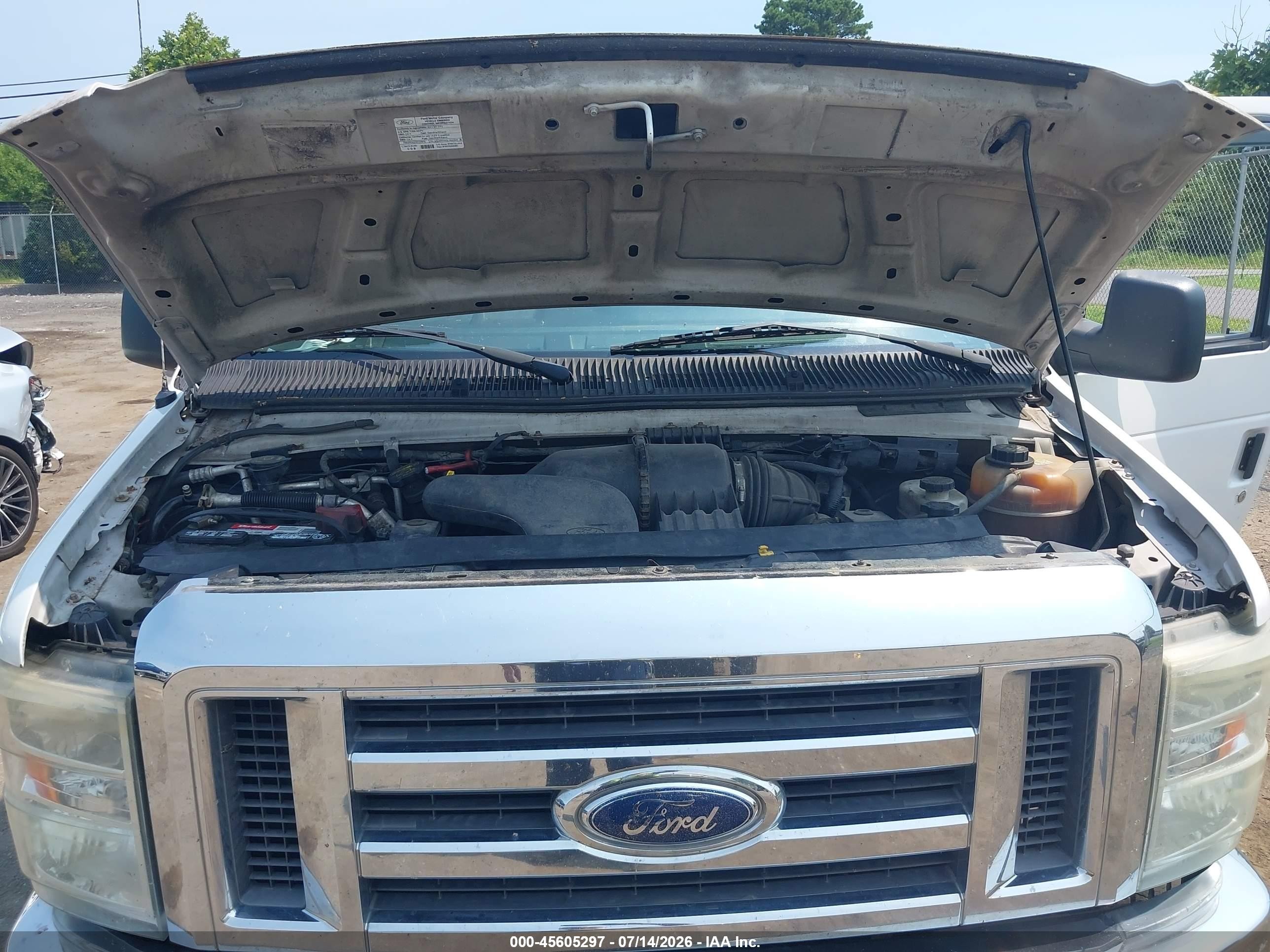 2011 Ford E-350 Super Duty Xlt White vin: 1FBSS3BLXBDA01247