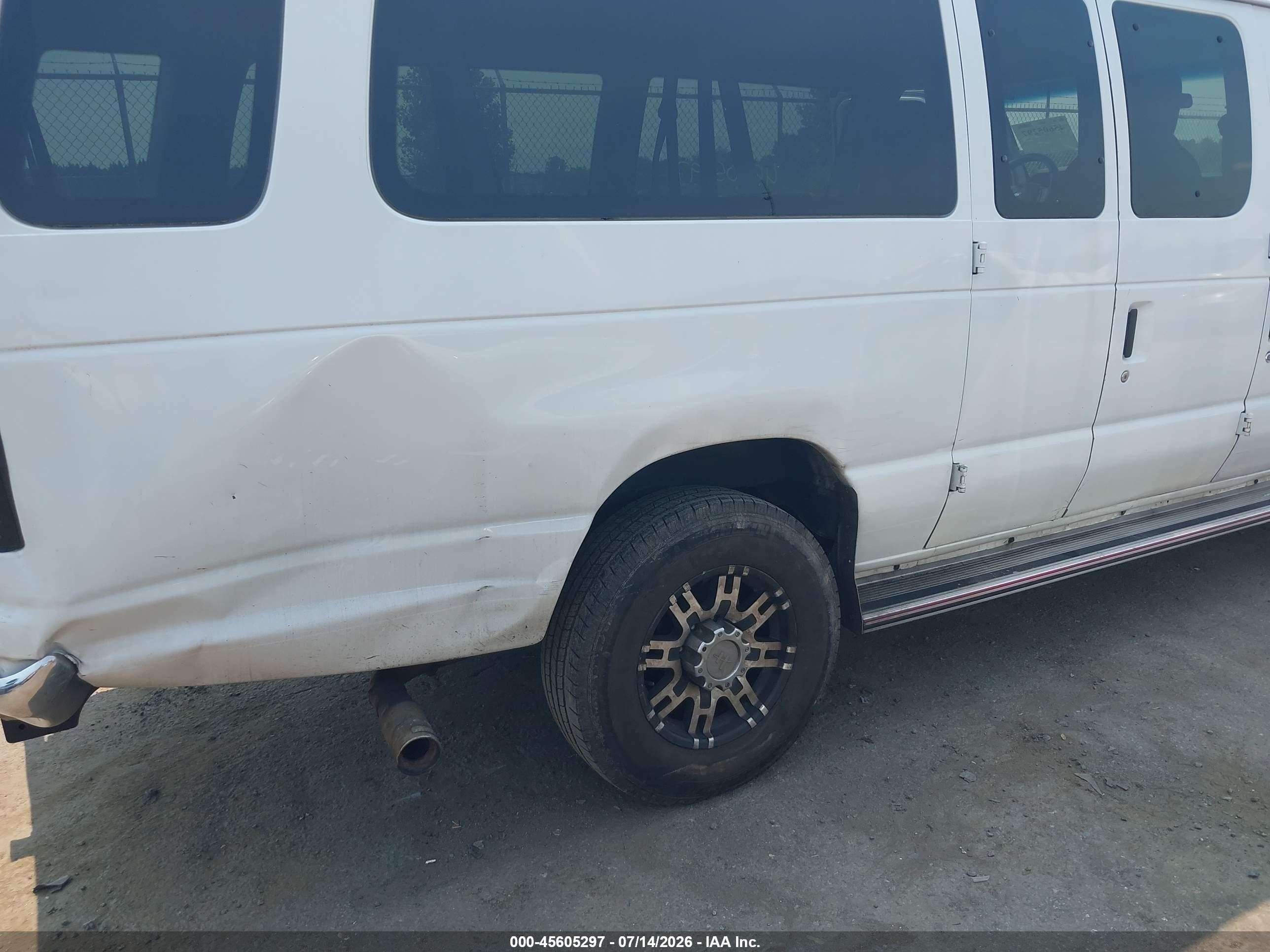 2011 Ford E-350 Super Duty Xlt White vin: 1FBSS3BLXBDA01247