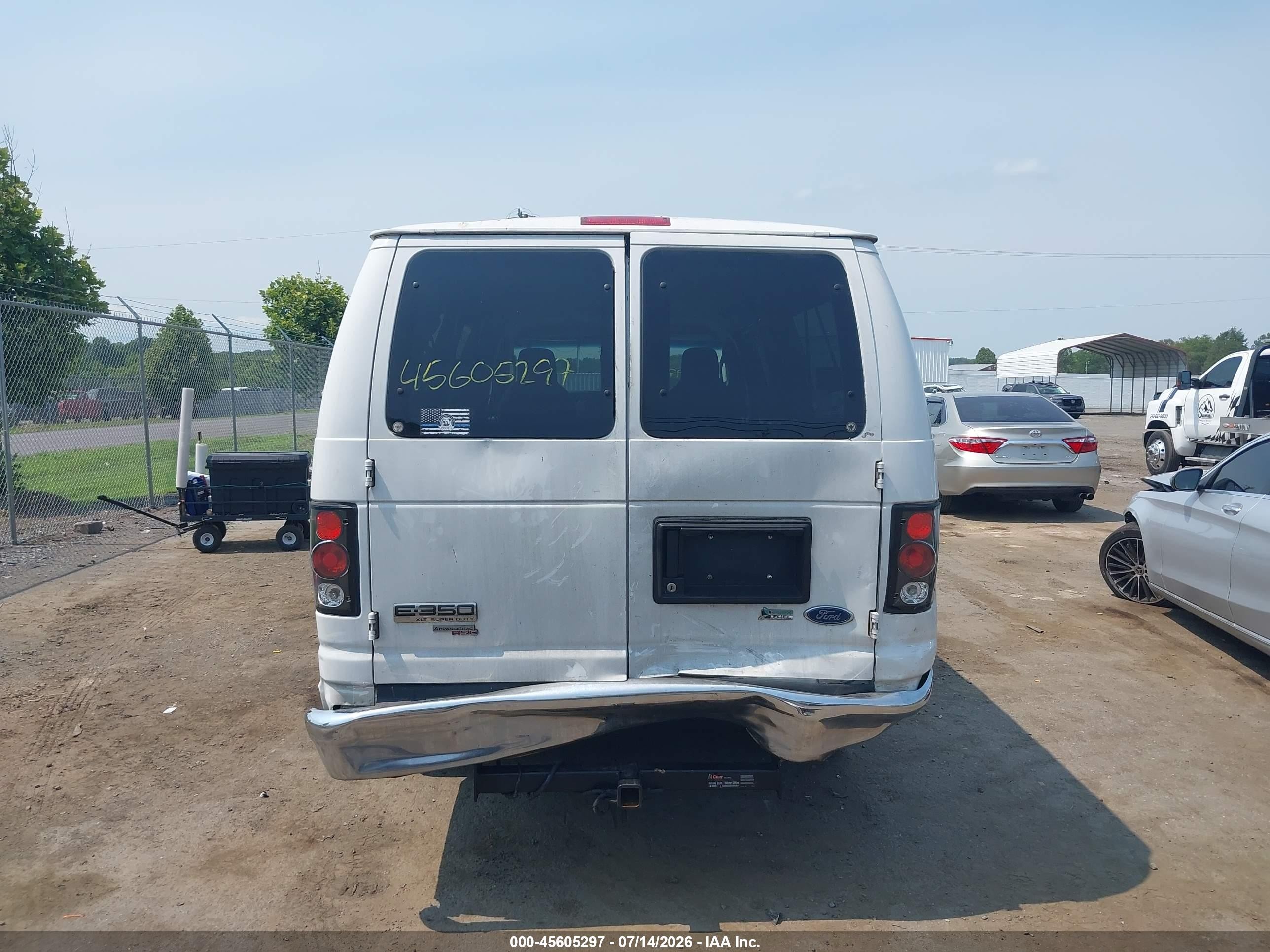 2011 Ford E-350 Super Duty Xlt White vin: 1FBSS3BLXBDA01247