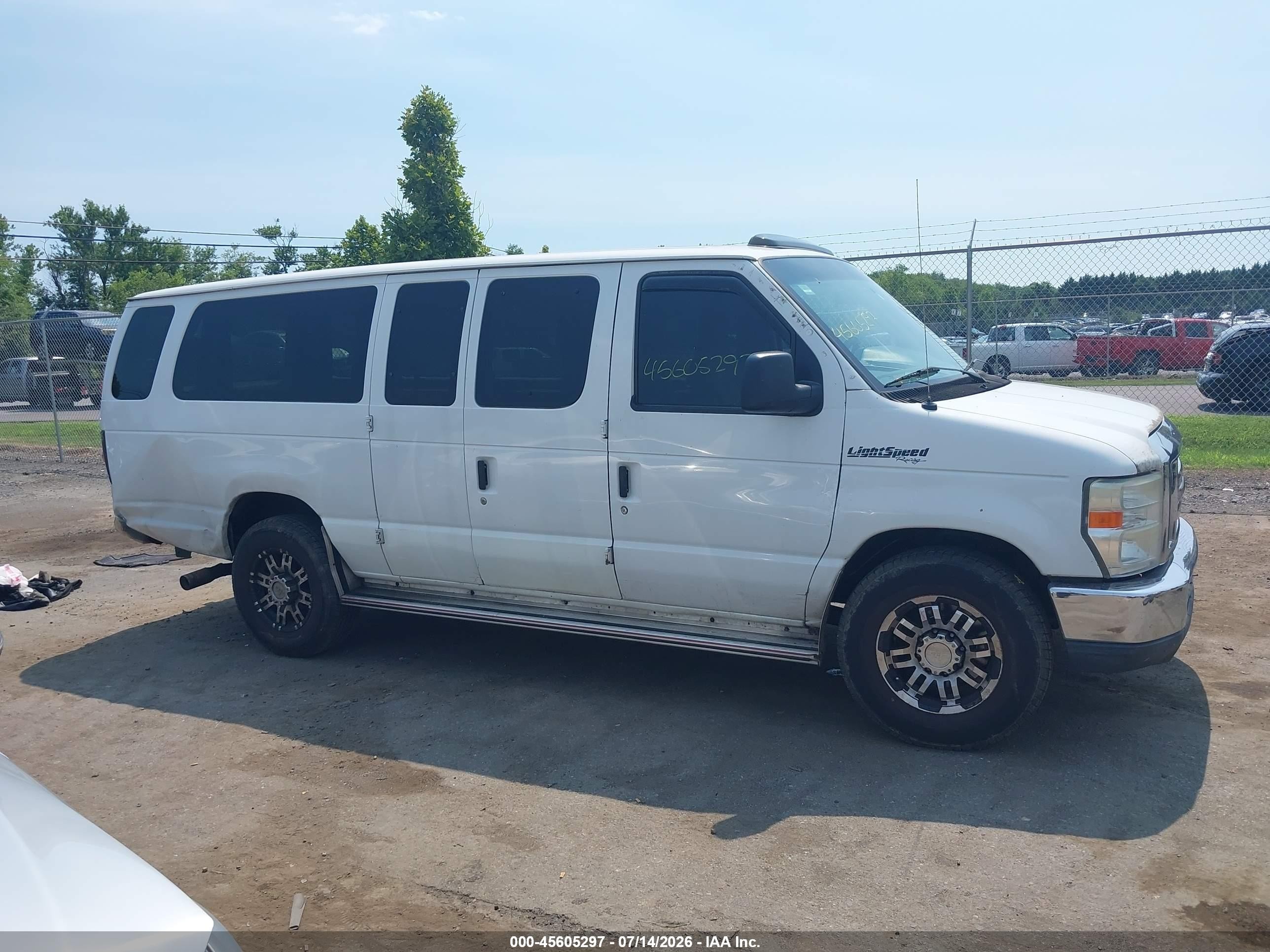 2011 Ford E-350 Super Duty Xlt White vin: 1FBSS3BLXBDA01247