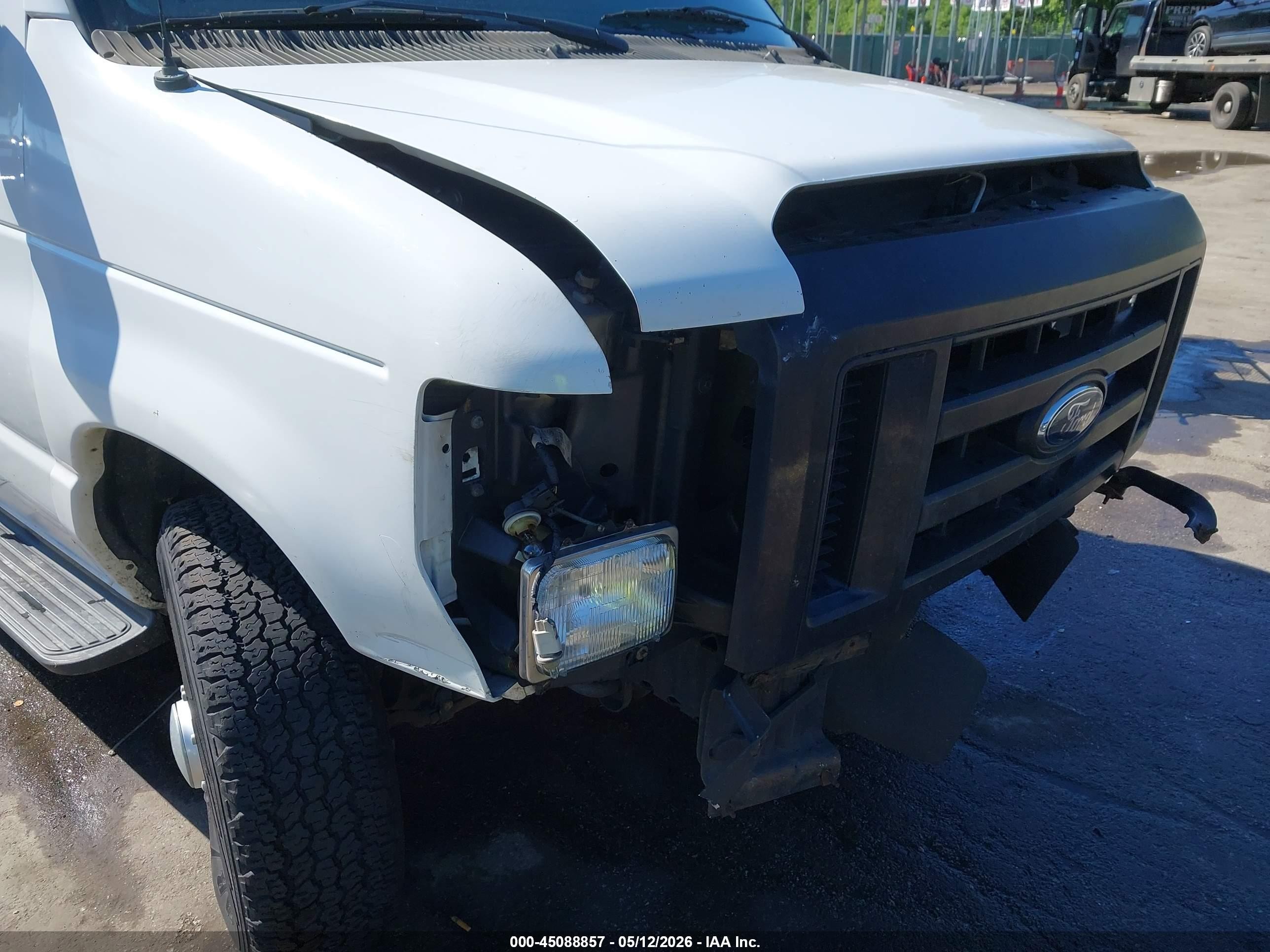 2012 Ford E-350 Super Duty Xl White vin: 1FBSS3BLXCDA08586
