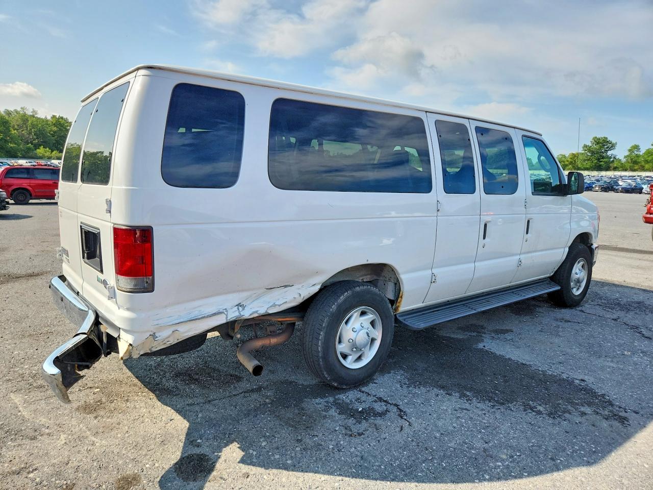 2013 Ford Econoline E350 Super Duty Wagon White vin: 1FBSS3BLXDDA40570