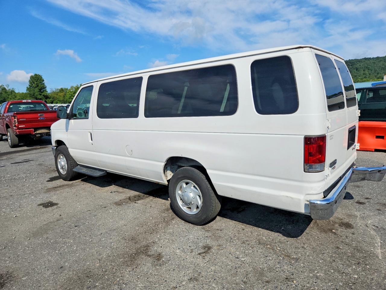 2013 Ford Econoline E350 Super Duty Wagon White vin: 1FBSS3BLXDDA40570