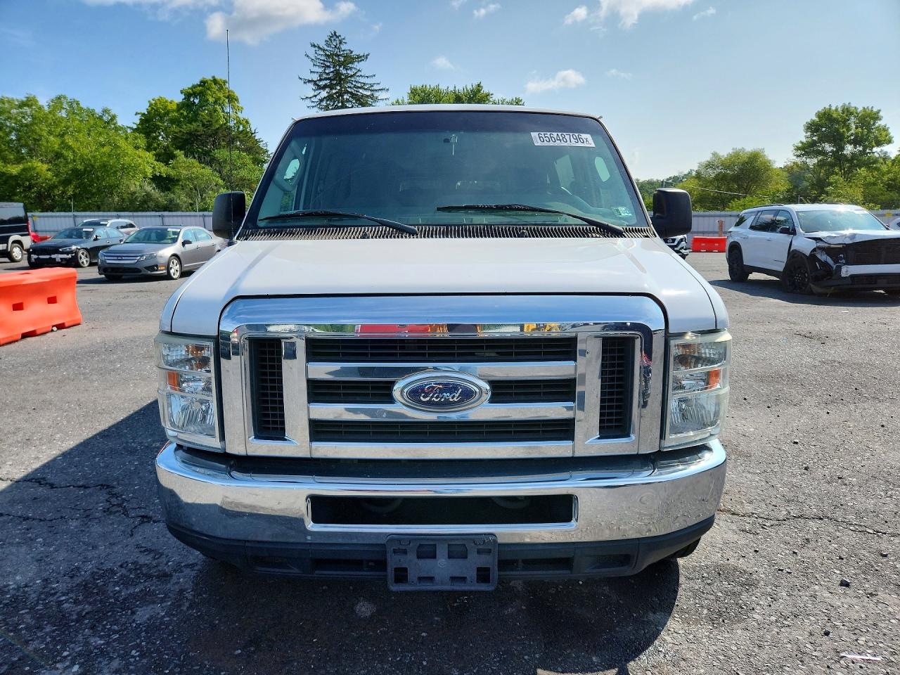 2013 Ford Econoline E350 Super Duty Wagon White vin: 1FBSS3BLXDDA40570