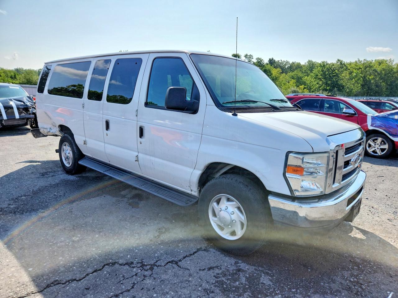 2013 Ford Econoline E350 Super Duty Wagon White vin: 1FBSS3BLXDDA40570