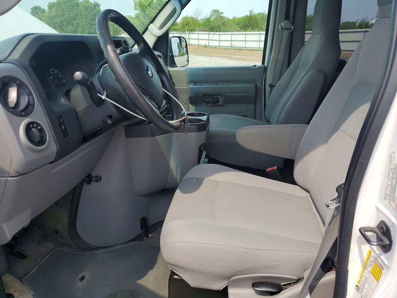 2013 Ford Econoline E350 Super Duty Wagon Белый vin: 1FBSS3BLXDDA43002
