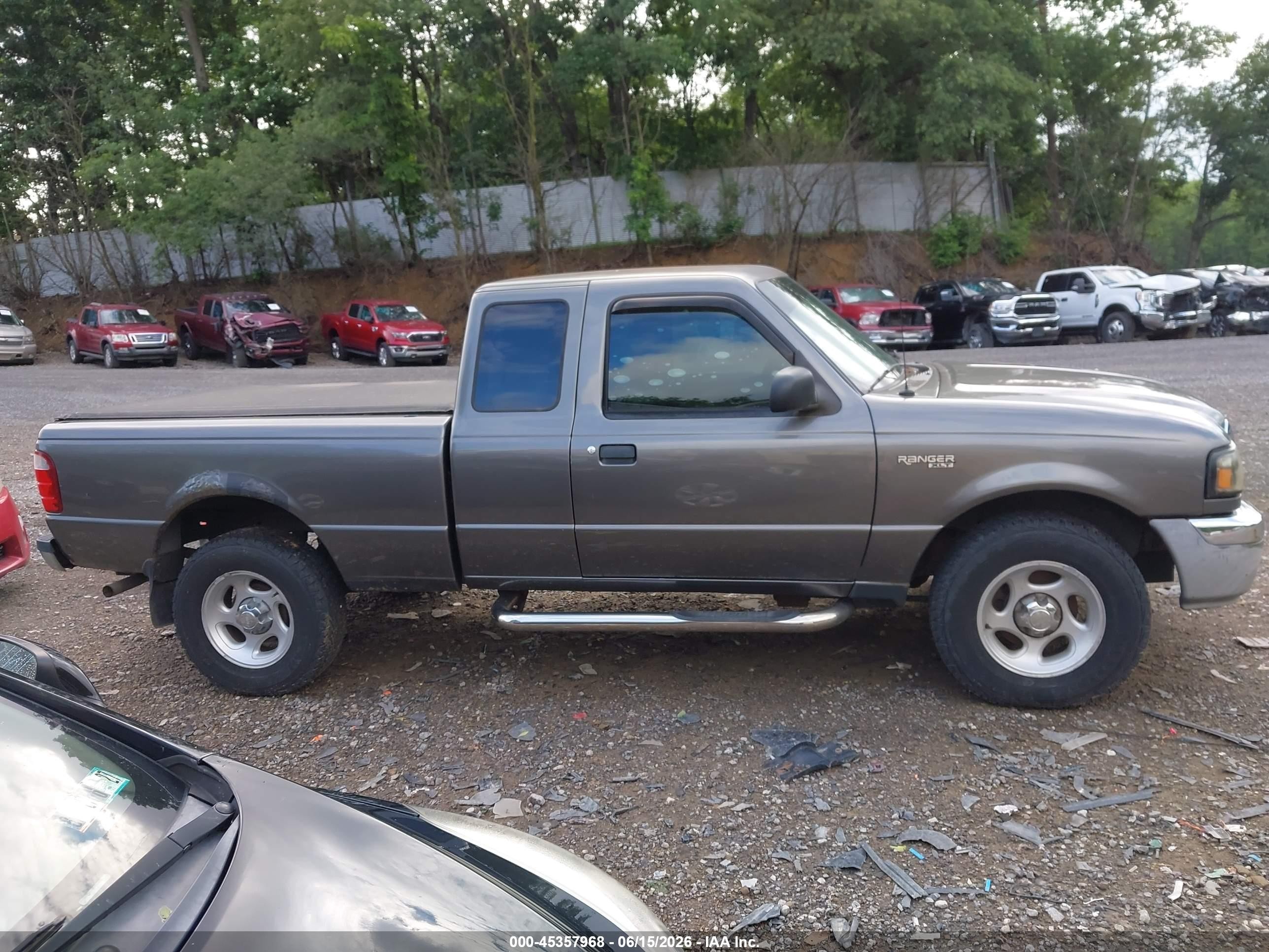 2005 Ford Ranger   Серый vin: 1FBZR15E15EA34034
