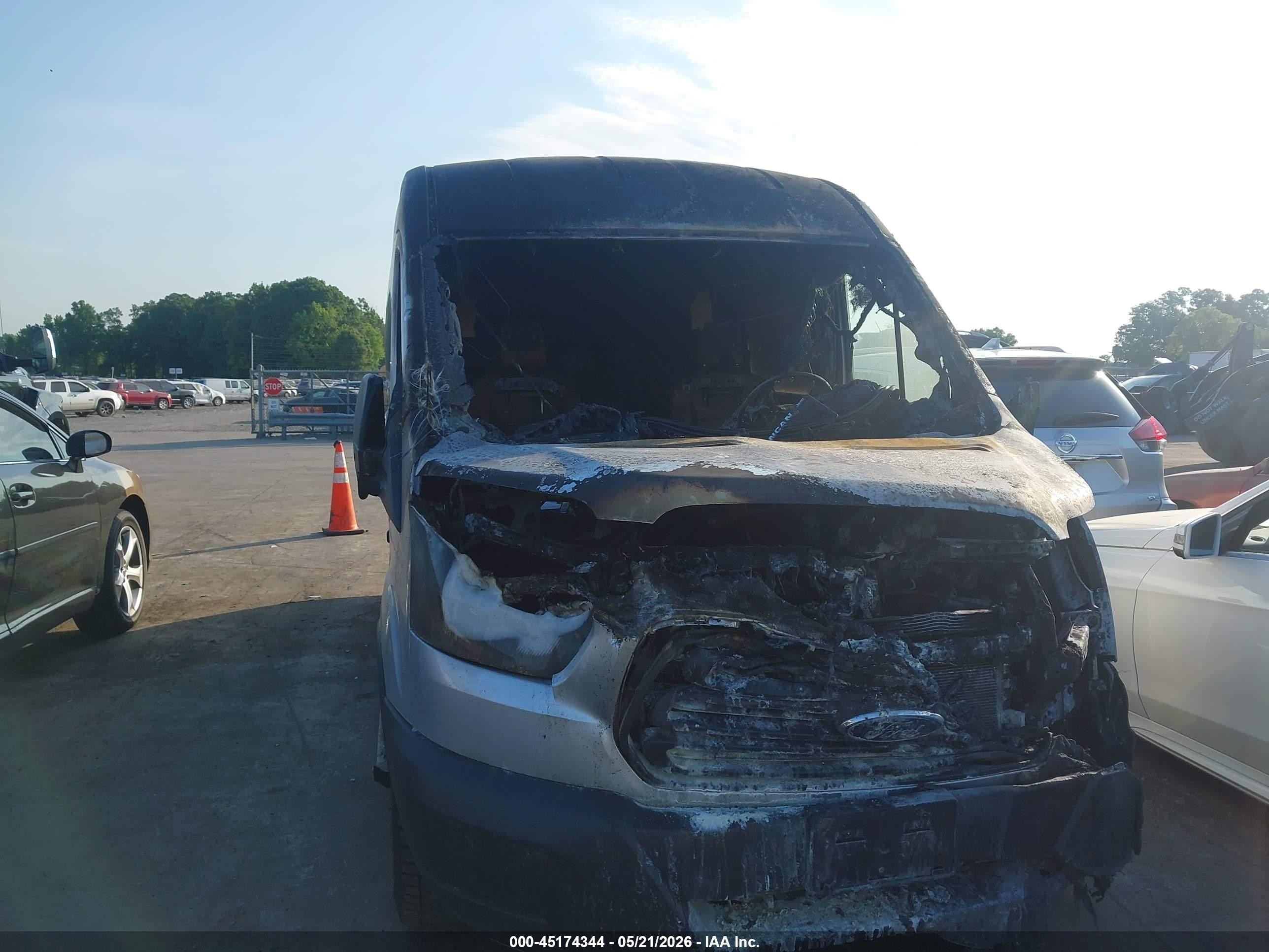 2015 Ford Transit-350 Xl Silver vin: 1FBZX2CG7FKB30897