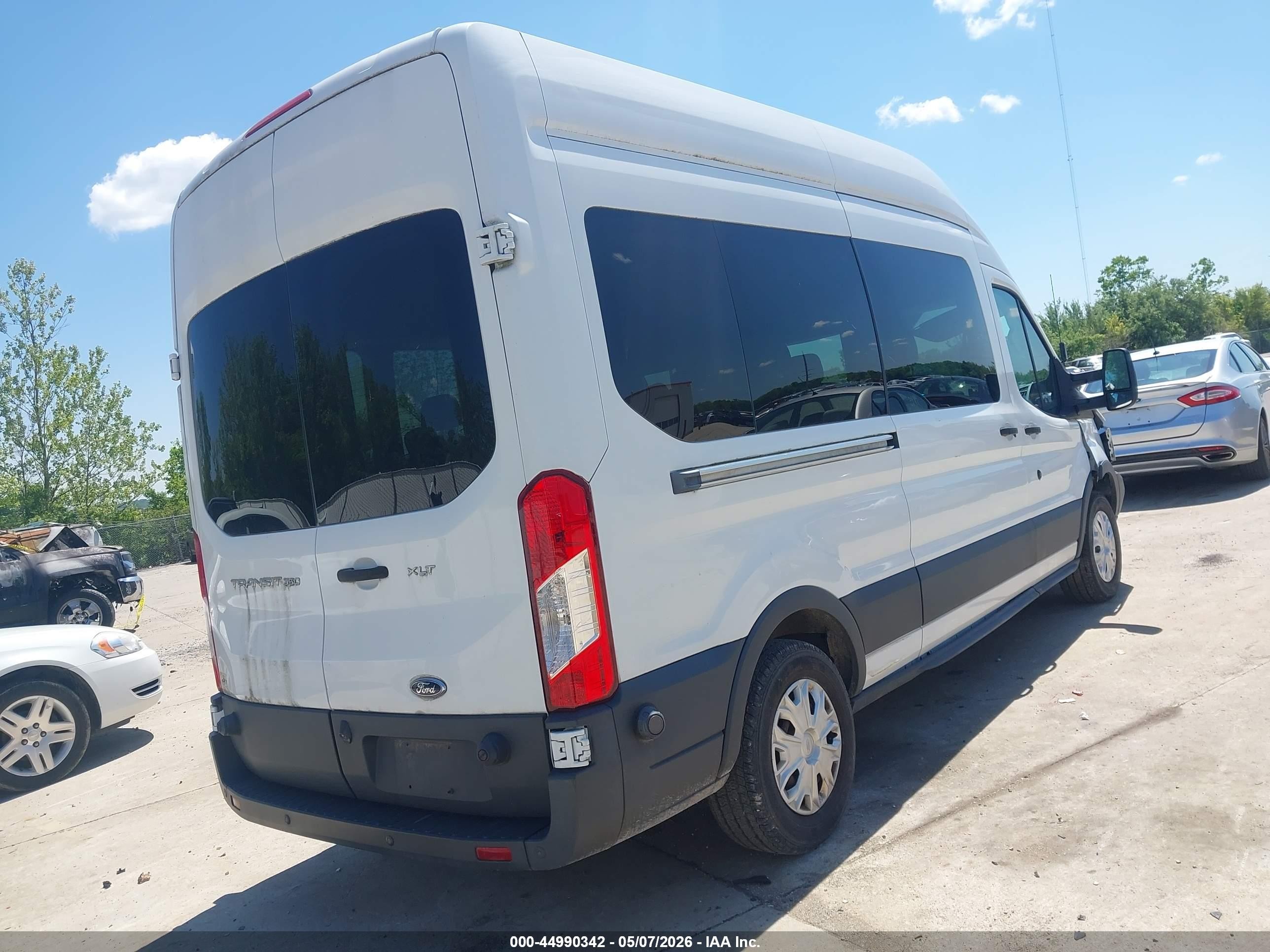 2015 Ford Transit-350 Xlt White vin: 1FBZX2XM2FKB00299