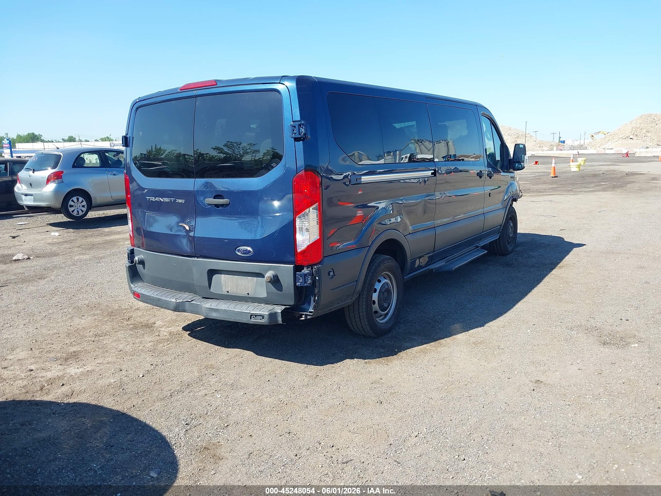 2015 Ford Transit-350 Xl Blue vin: 1FBZX2YM2FKA98116