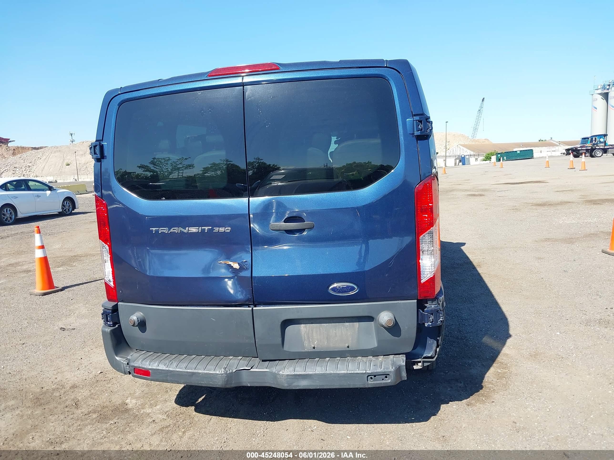 2015 Ford Transit-350 Xl Blue vin: 1FBZX2YM2FKA98116
