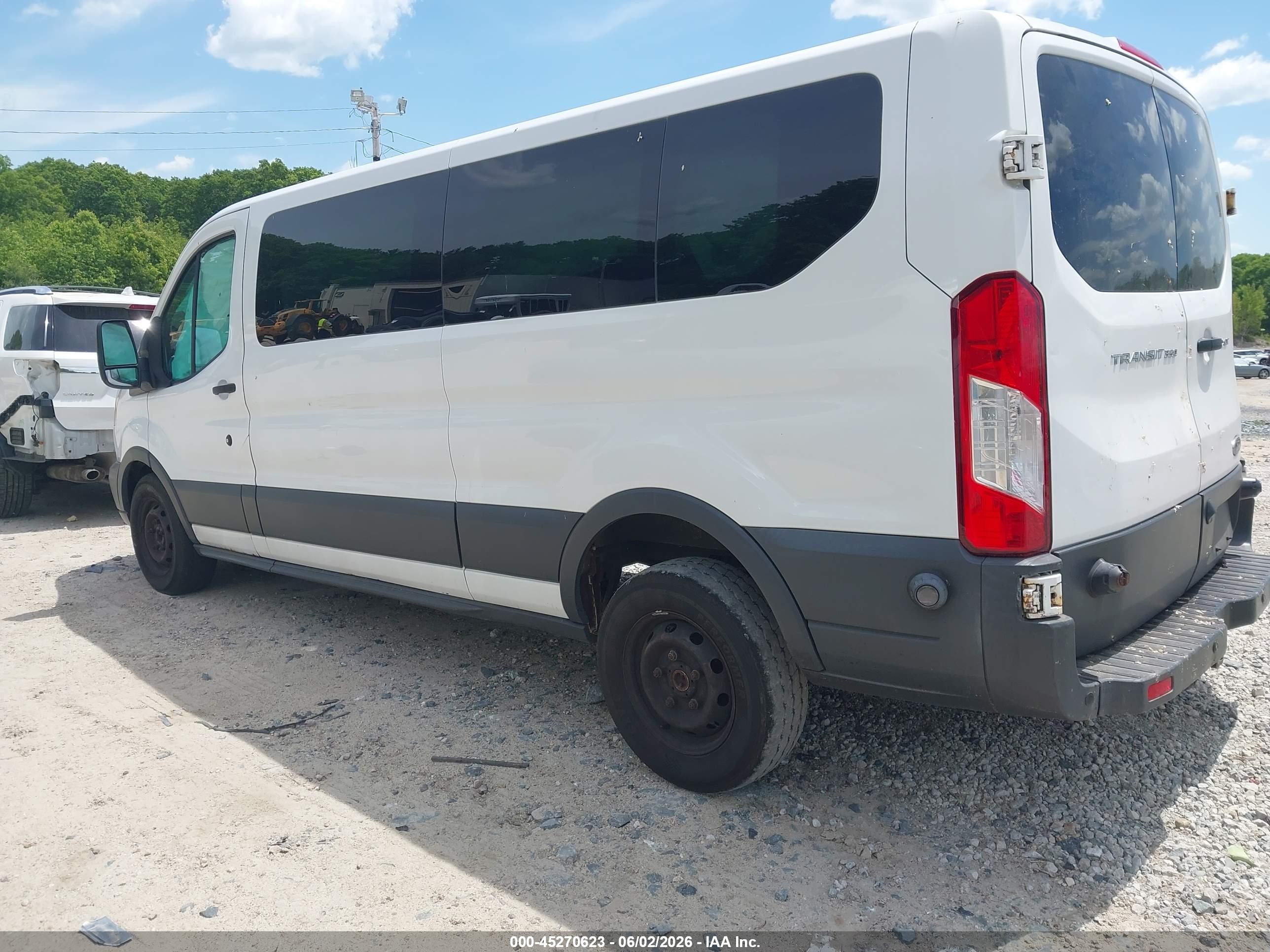 2015 Ford Transit-350 Xlt White vin: 1FBZX2YMXFKA54526