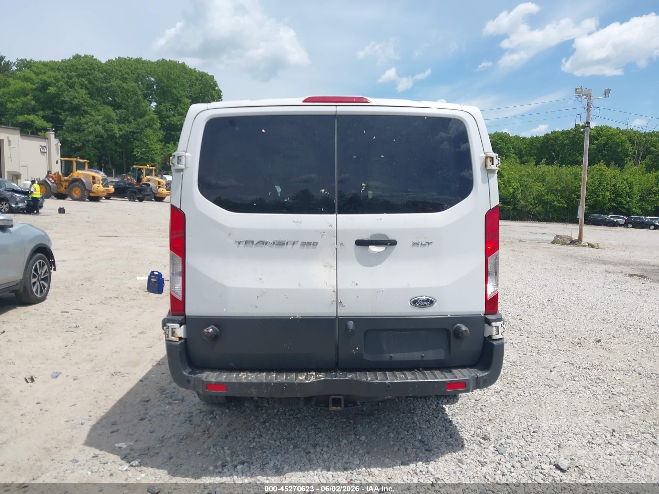 2015 Ford Transit-350 Xlt White vin: 1FBZX2YMXFKA54526