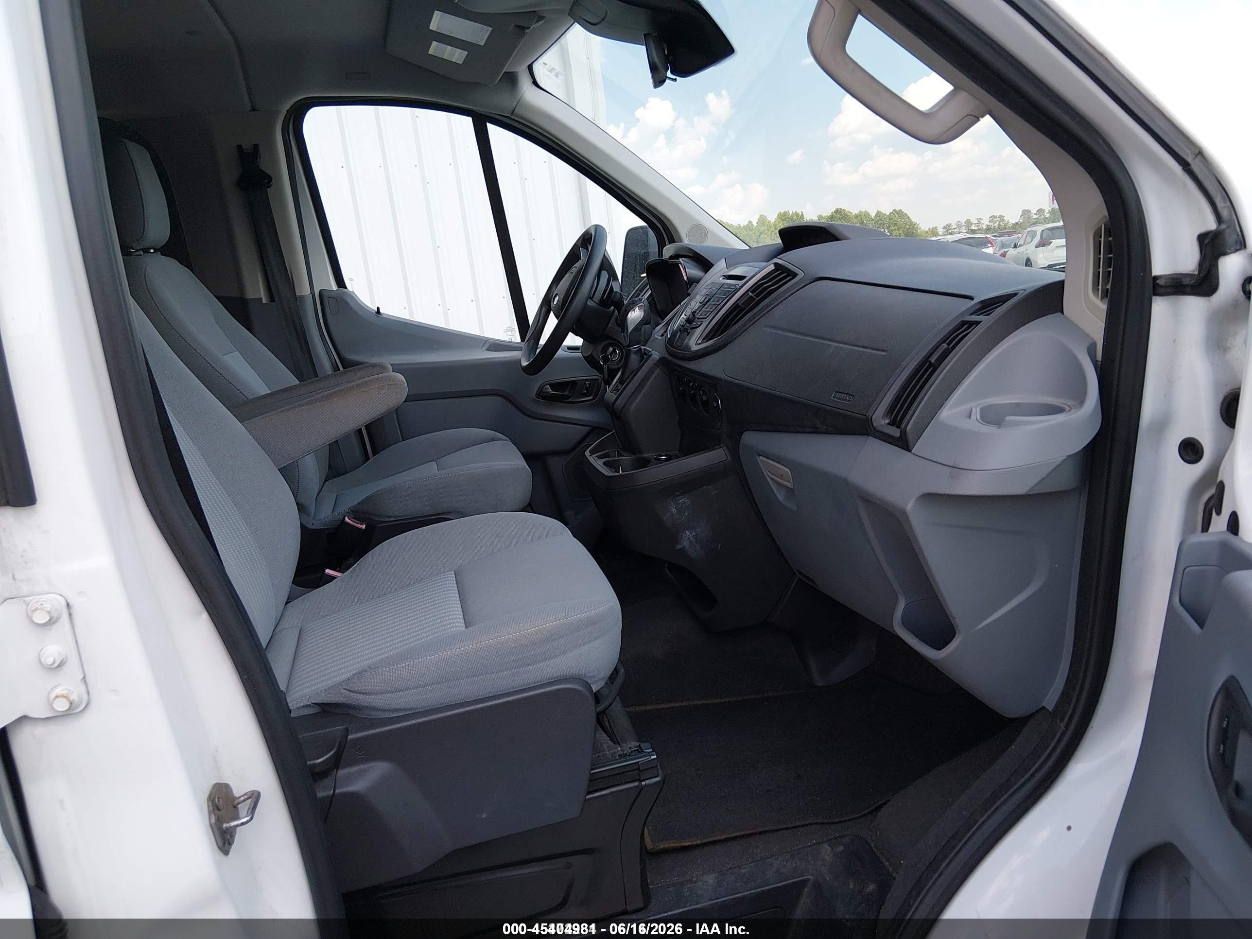 2015 Ford Transit-350 Xlt White vin: 1FBZX2ZM7FKA31218