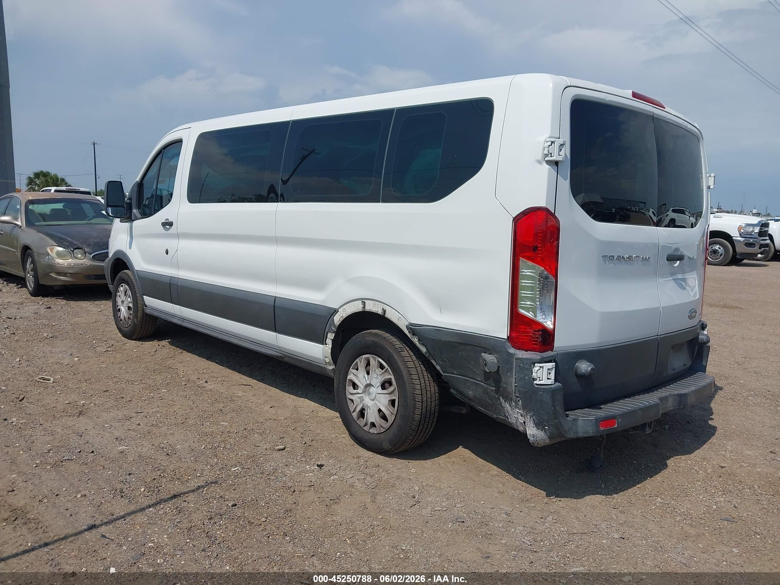 2015 Ford Transit-350 Xlt White vin: 1FBZX2ZM8FKA30787