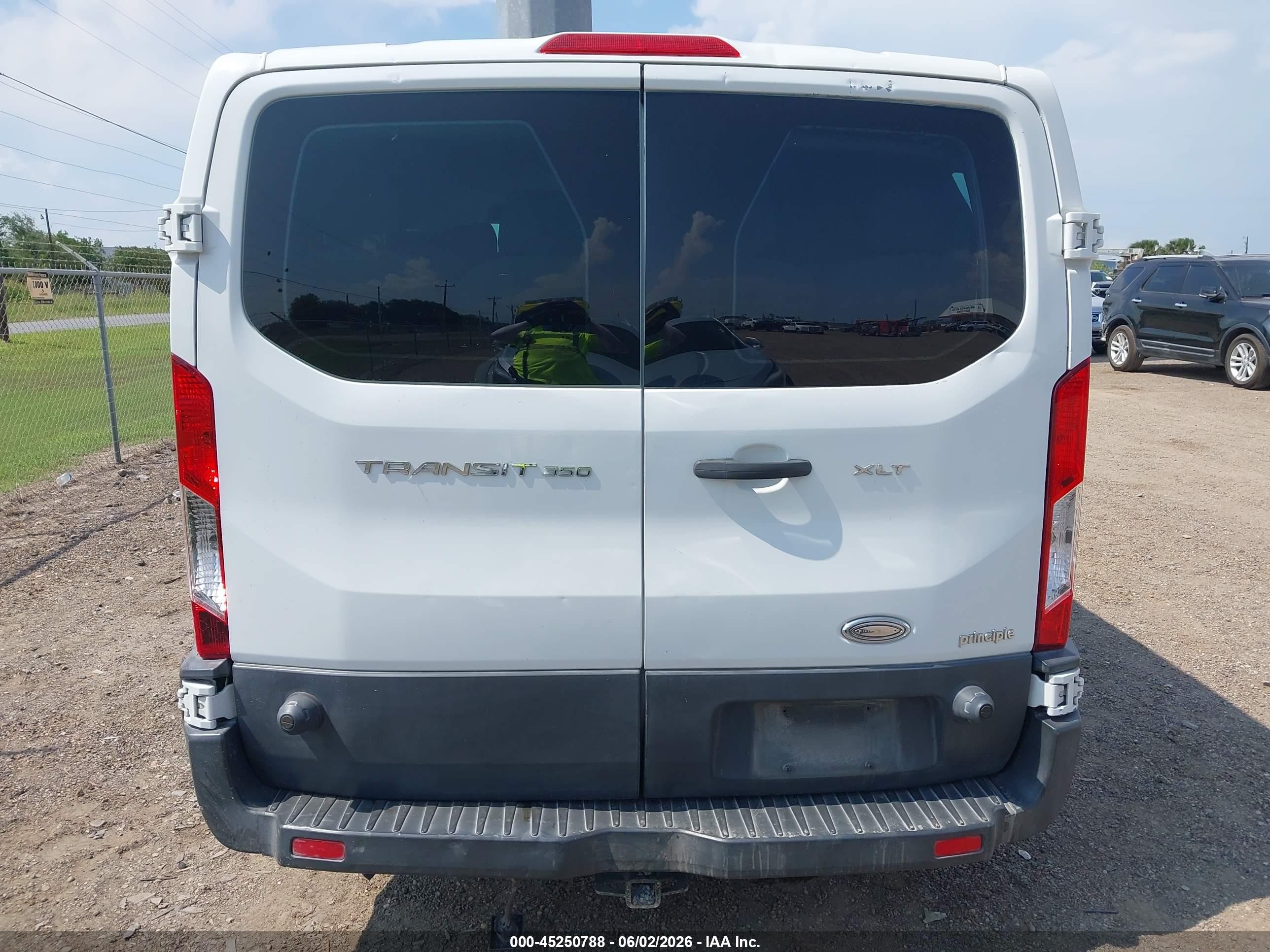 2015 Ford Transit-350 Xlt White vin: 1FBZX2ZM8FKA30787