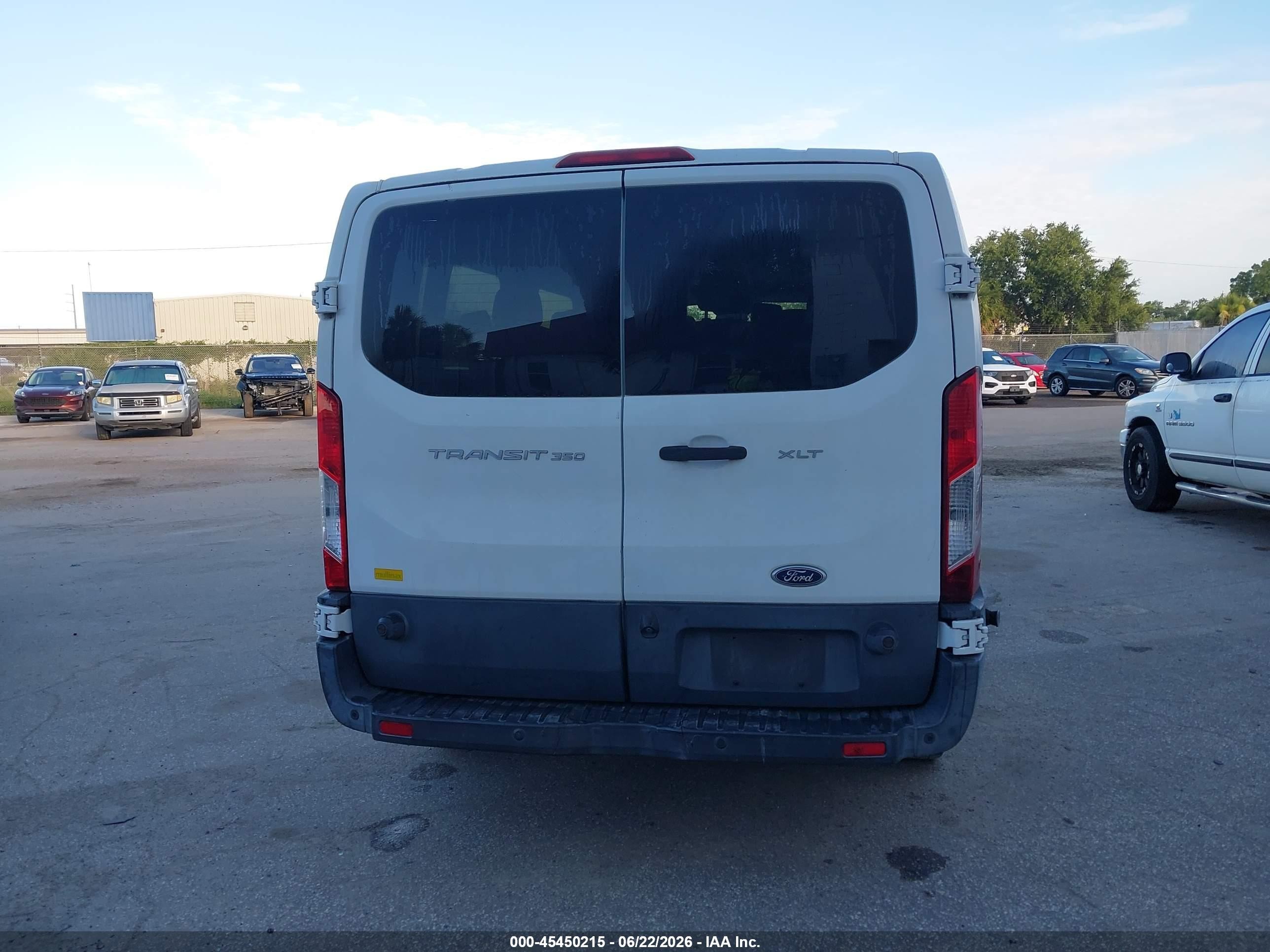 2015 Ford Transit-350 Xlt White vin: 1FBZX2ZM8FKB14477