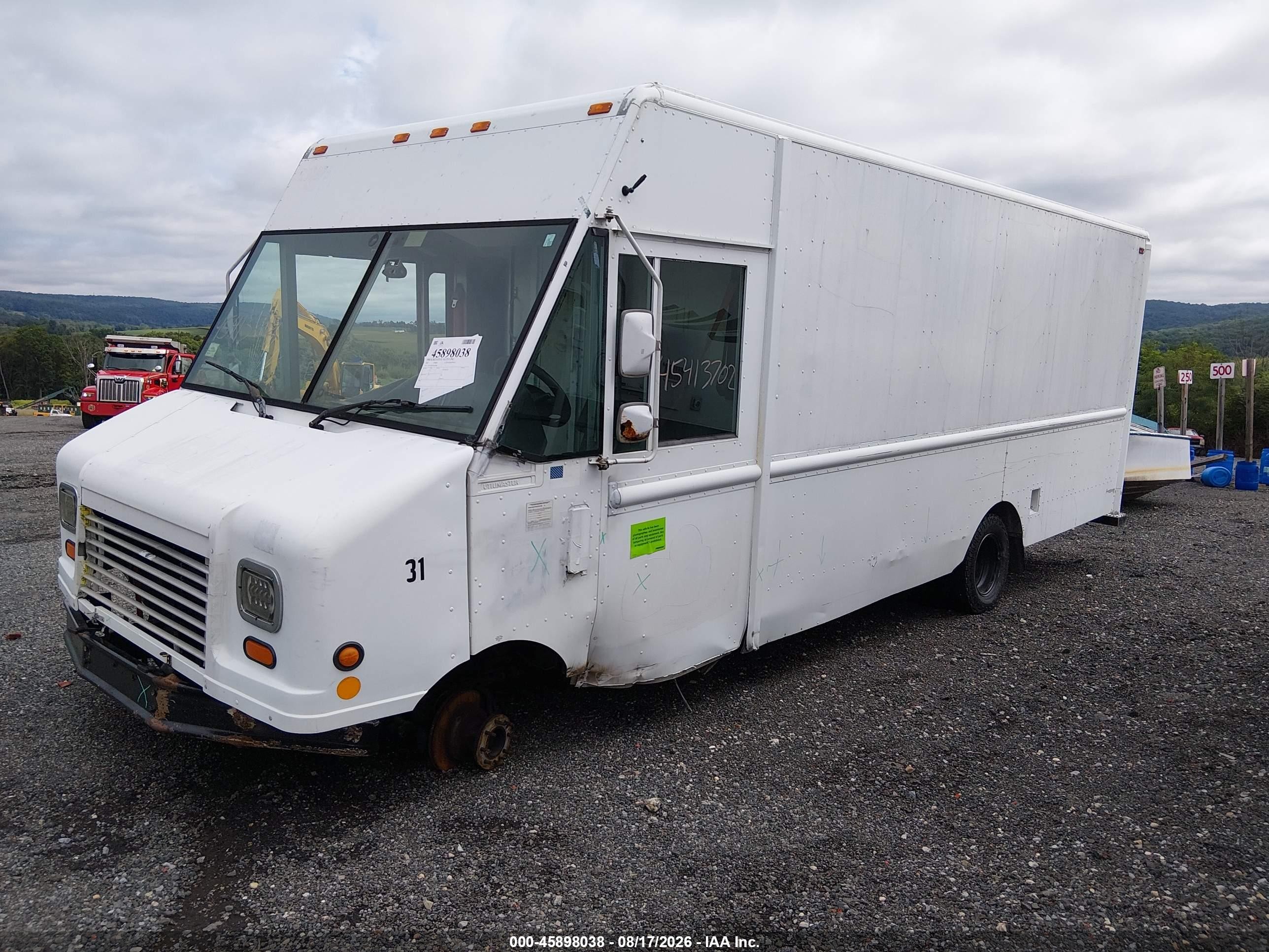 2007 Ford E-350 Stripped   White vin: 1FCJE39L07DA34608