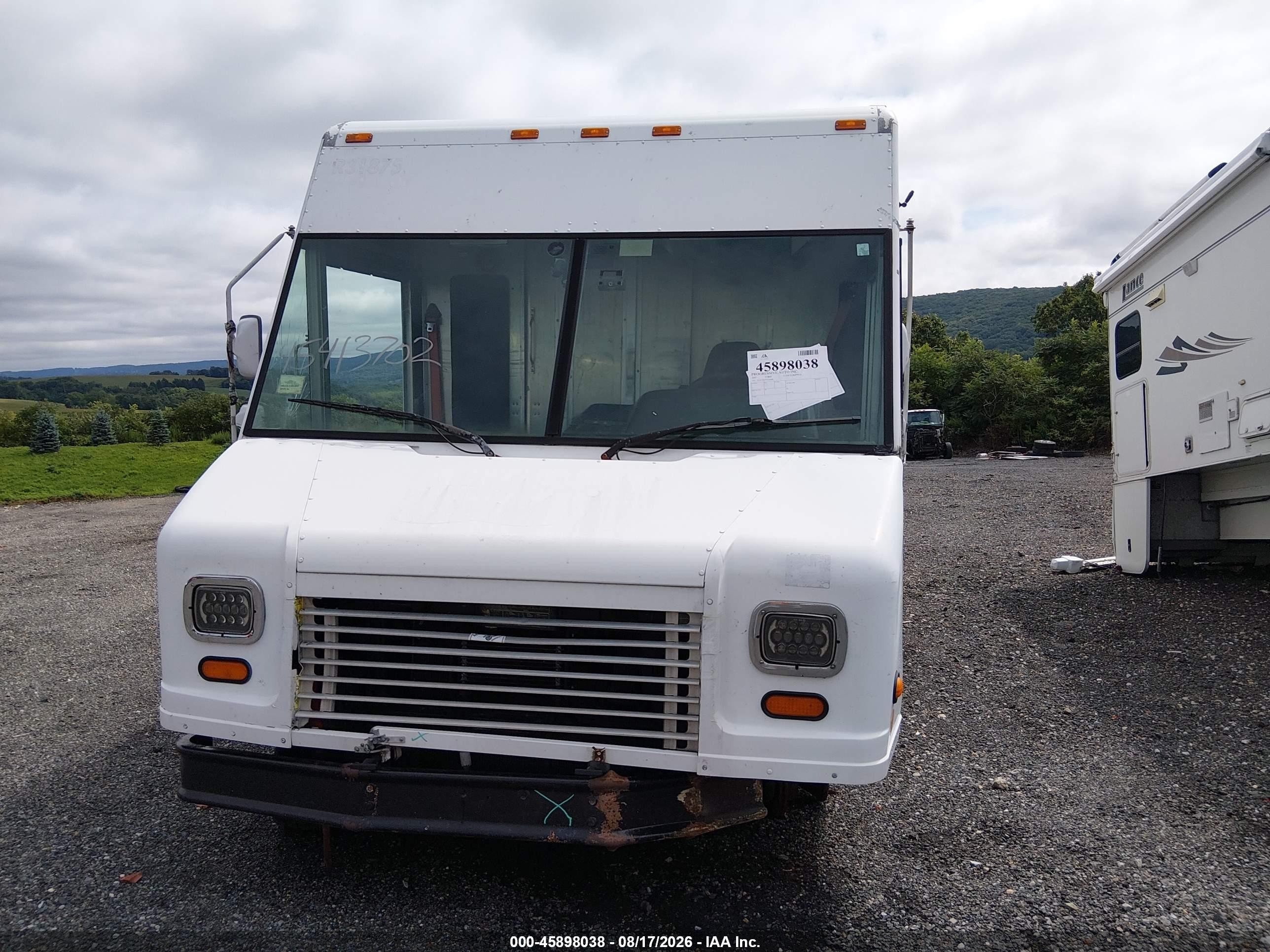 2007 Ford E-350 Stripped   White vin: 1FCJE39L07DA34608