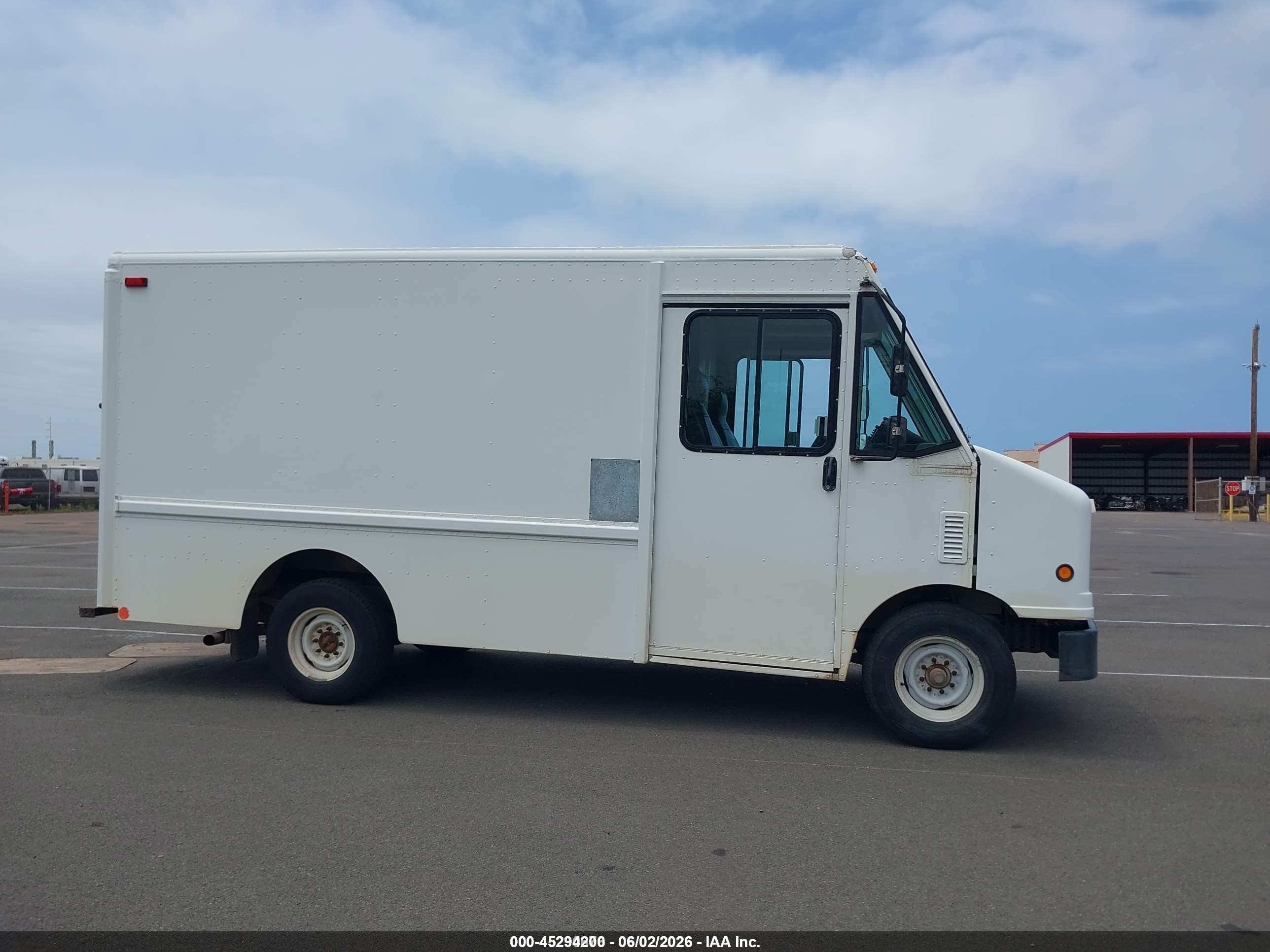 2006 Ford E-350 Stripped   White vin: 1FCJE39L26HA19695