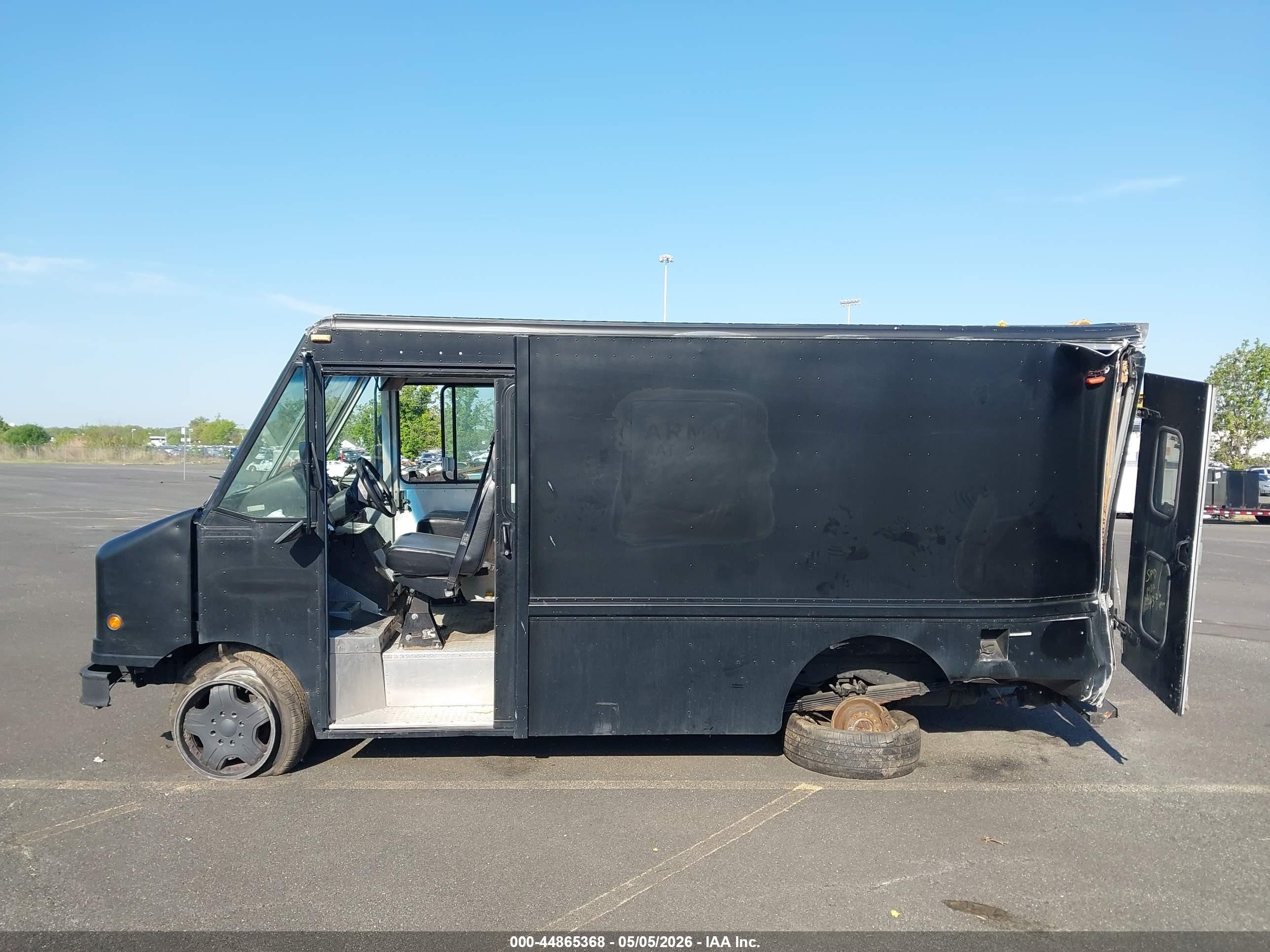 2002 Ford E-350 Stripped Commercial Черный vin: 1FCJE39L62HB06297