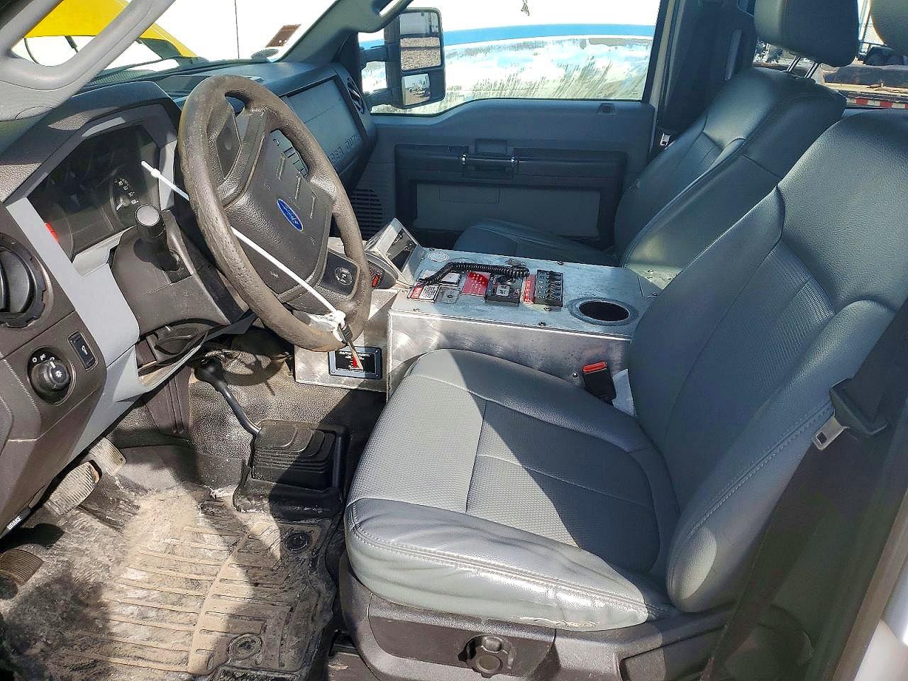 2016 Ford F450 Super Duty Желтый vin: 1FD0W4HY6GEA75889