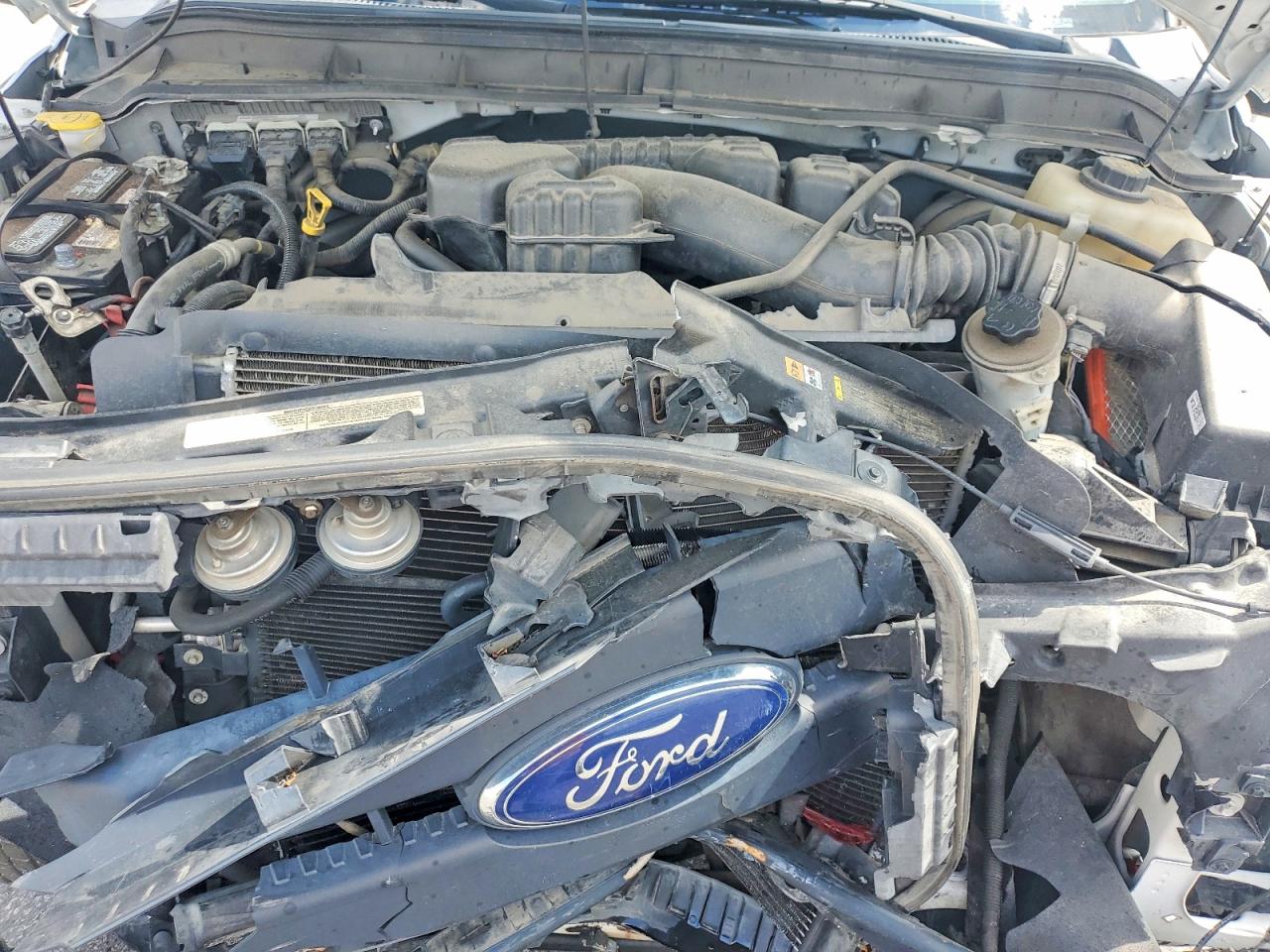 2014 Ford F250 Super Duty White vin: 1FD7X2A68EEA74376