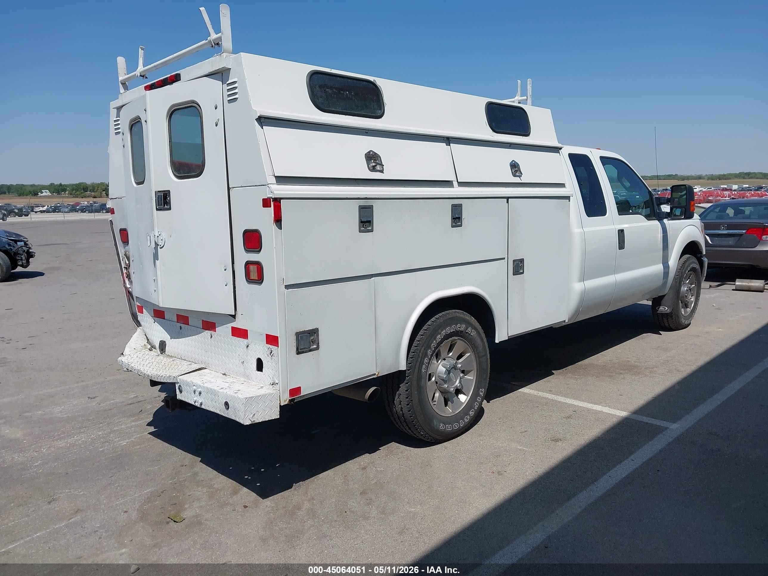 2011 Ford F-350 Chassis Xlt White vin: 1FD7X3E68BEC03194