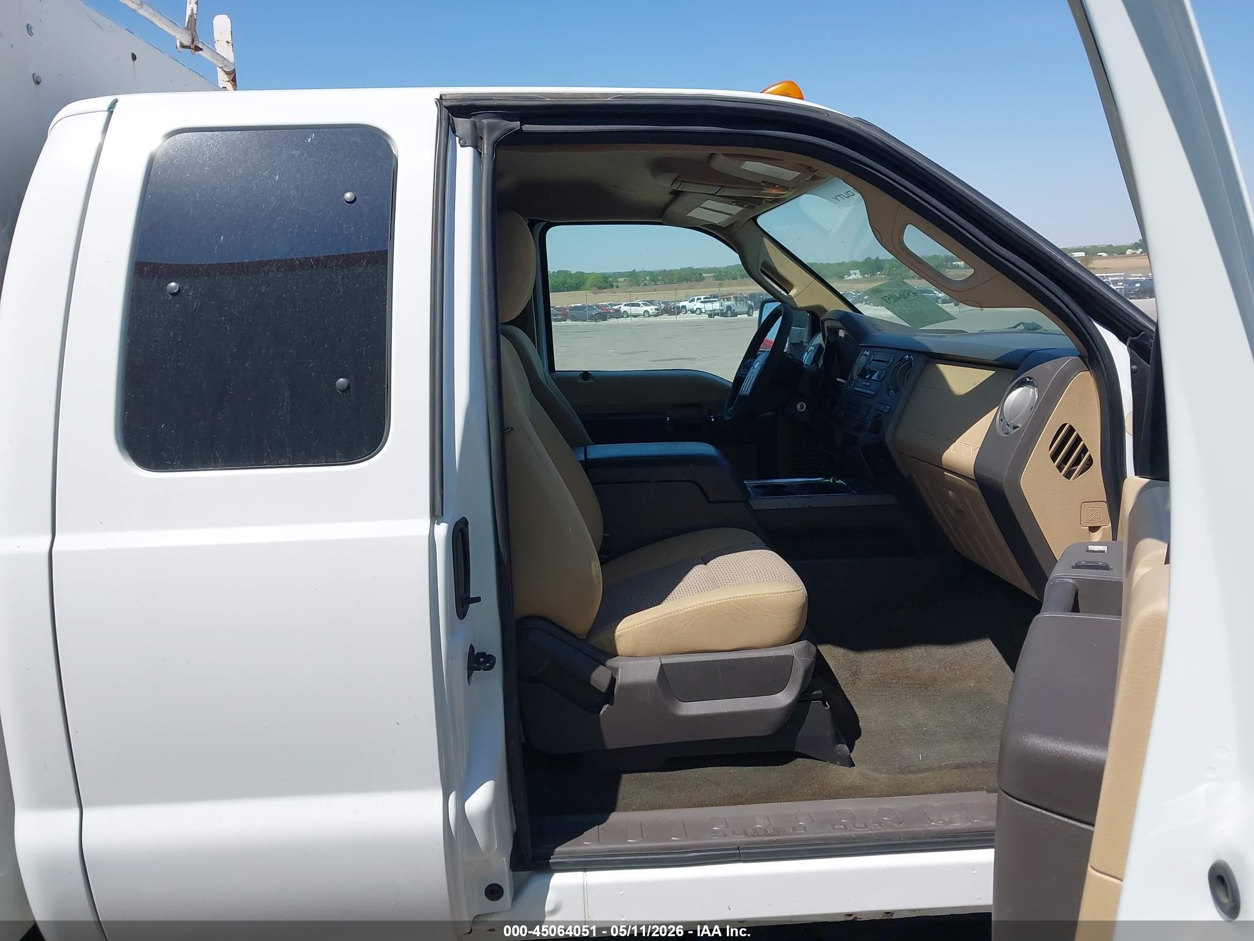2011 Ford F-350 Chassis Xlt White vin: 1FD7X3E68BEC03194