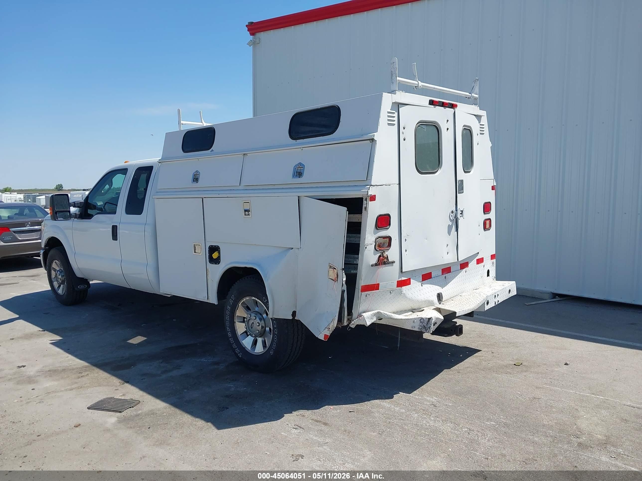 2011 Ford F-350 Chassis Xlt White vin: 1FD7X3E68BEC03194