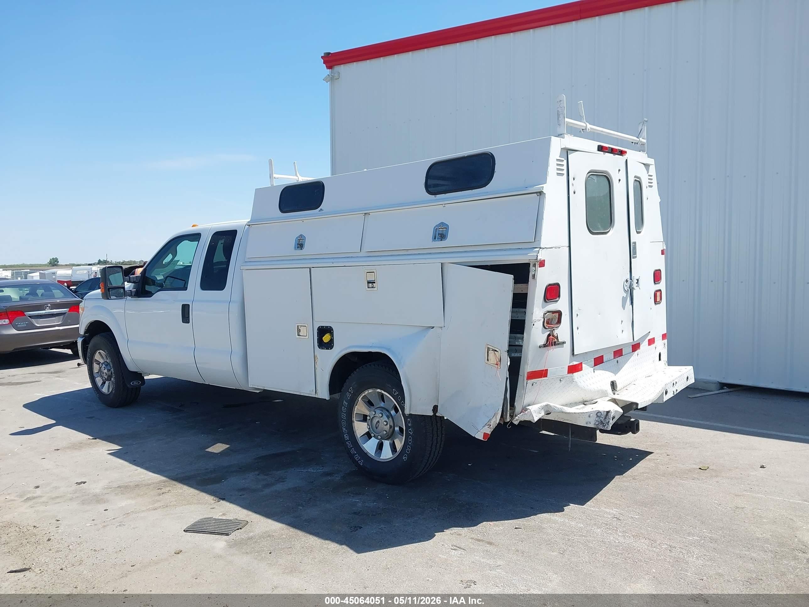 2011 Ford F-350 Chassis Xlt White vin: 1FD7X3E68BEC03194