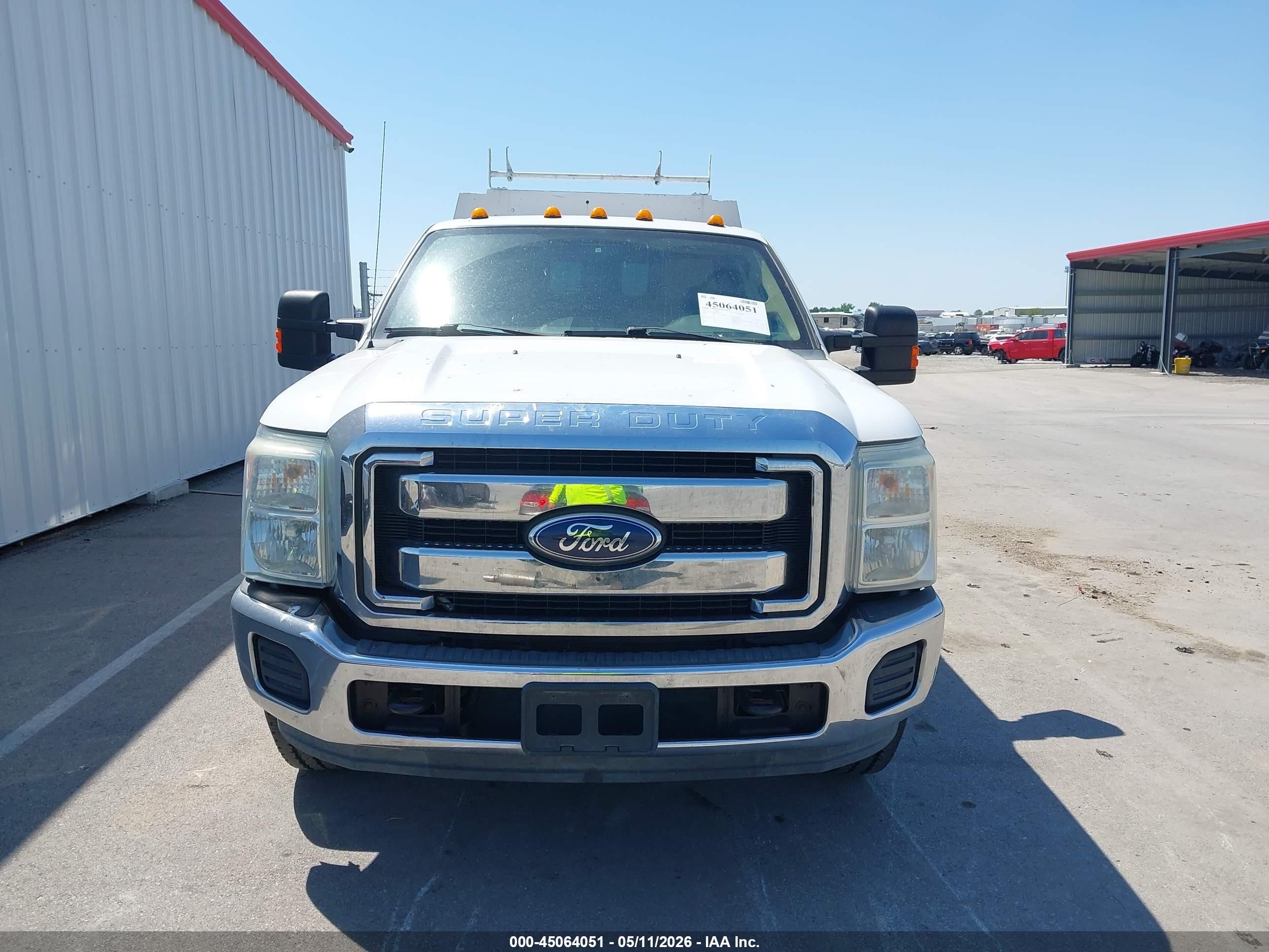 2011 Ford F-350 Chassis Xlt White vin: 1FD7X3E68BEC03194