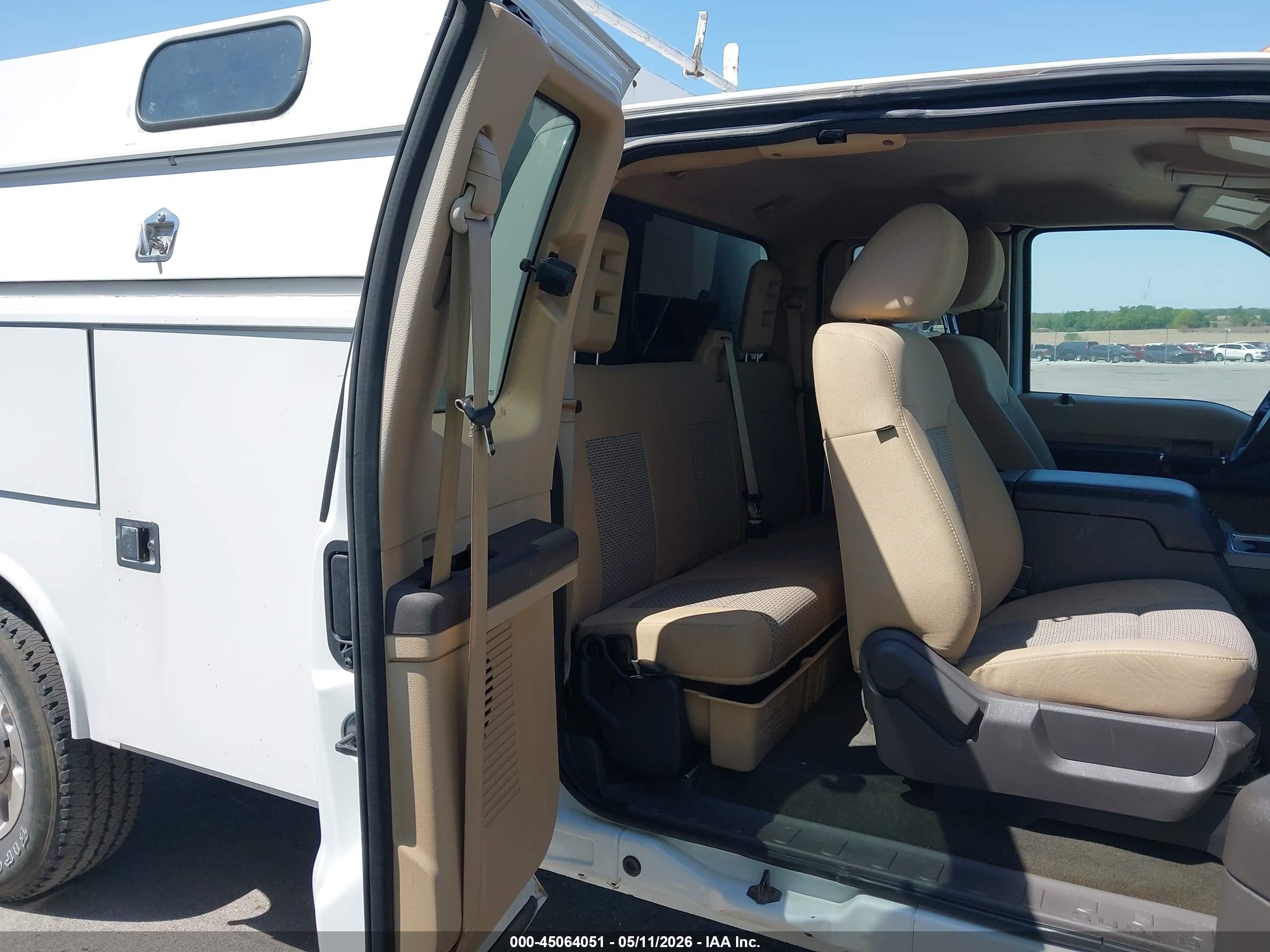 2011 Ford F-350 Chassis Xlt White vin: 1FD7X3E68BEC03194