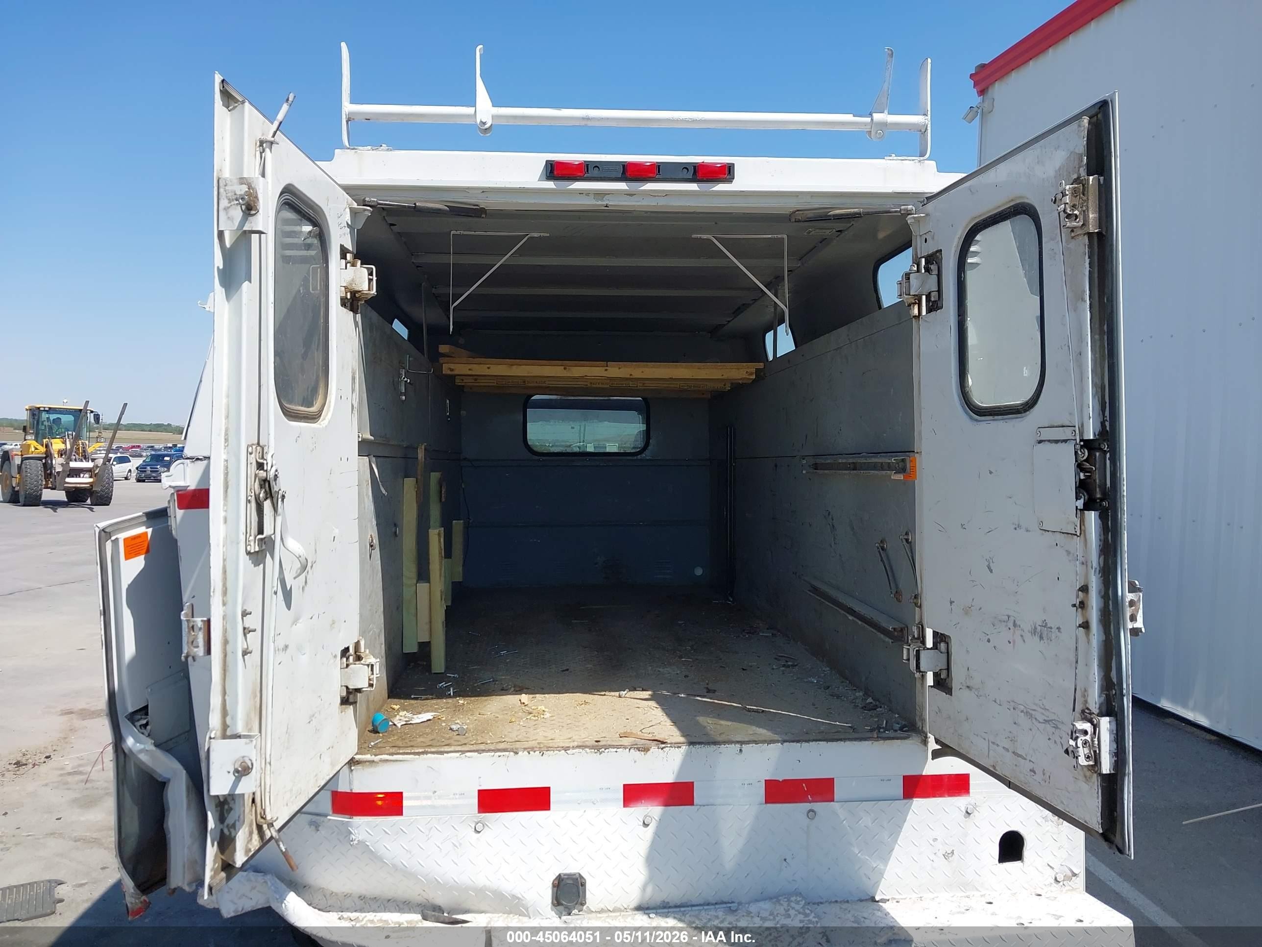 2011 Ford F-350 Chassis Xlt White vin: 1FD7X3E68BEC03194