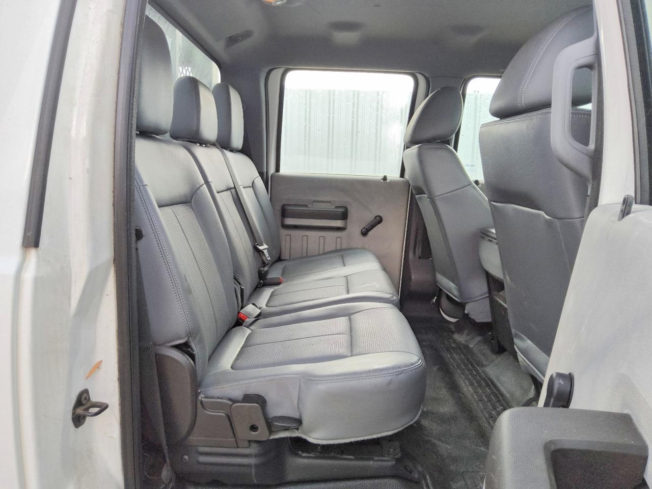2015 Ford F350 Super Duty White vin: 1FD8W3G67FEB15022