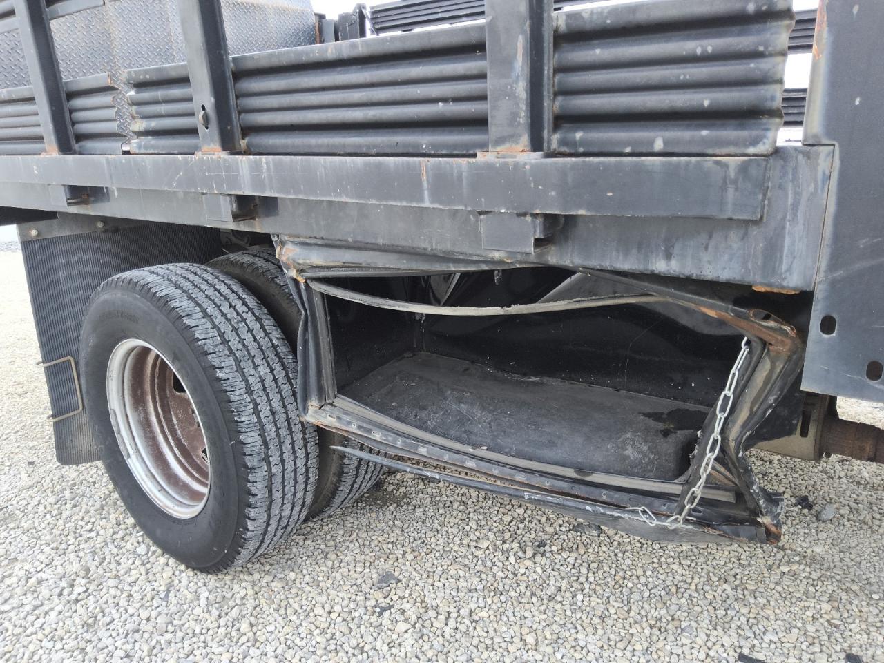 2015 Ford F350 Super Duty White vin: 1FD8W3G67FEB15022 Damage: Right Side Panel, Broken, Replacement Required
