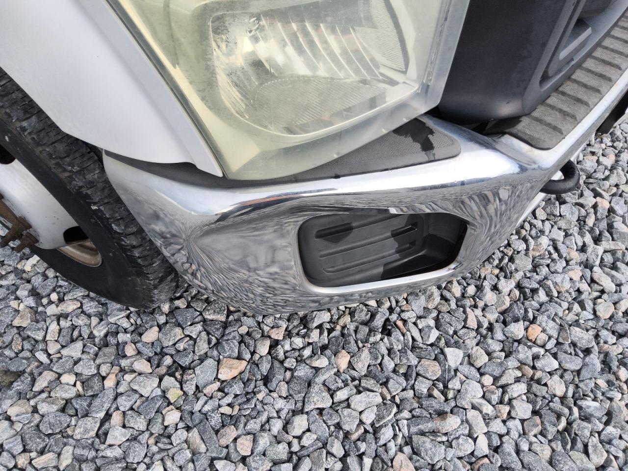 2015 Ford F350 Super Duty White vin: 1FD8W3G67FEB15022 Damage: Front Metal Bumper Chrome, Dent(S) W/No Paint Dmg, > 12 Inches