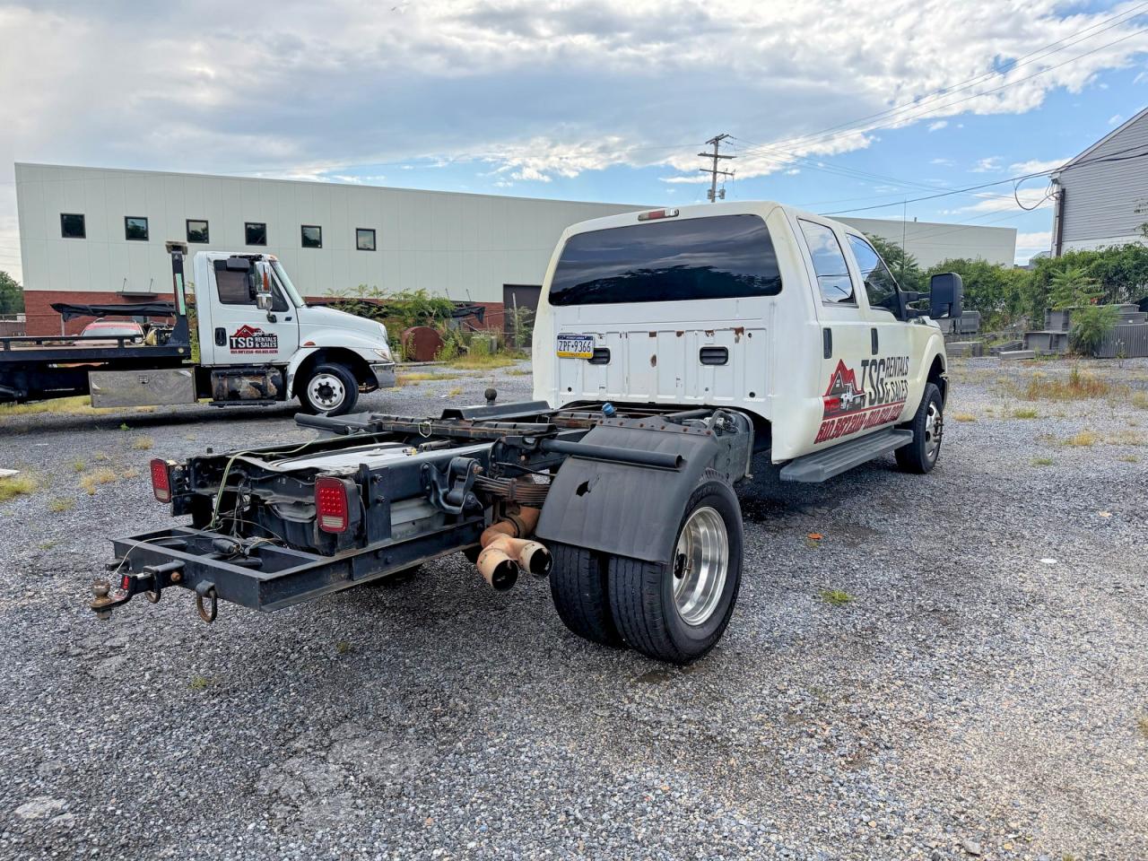 2011 Ford F350 Super Duty White vin: 1FD8W3HT6BEA67107