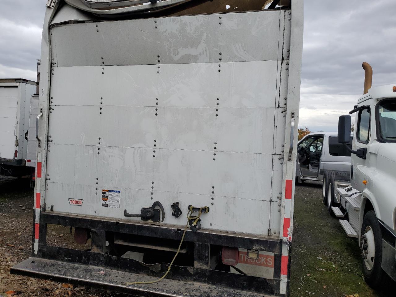 2002 Ford Econoline E550 Super Duty Cutaway Van White vin: 1FDAE55F32HB60373