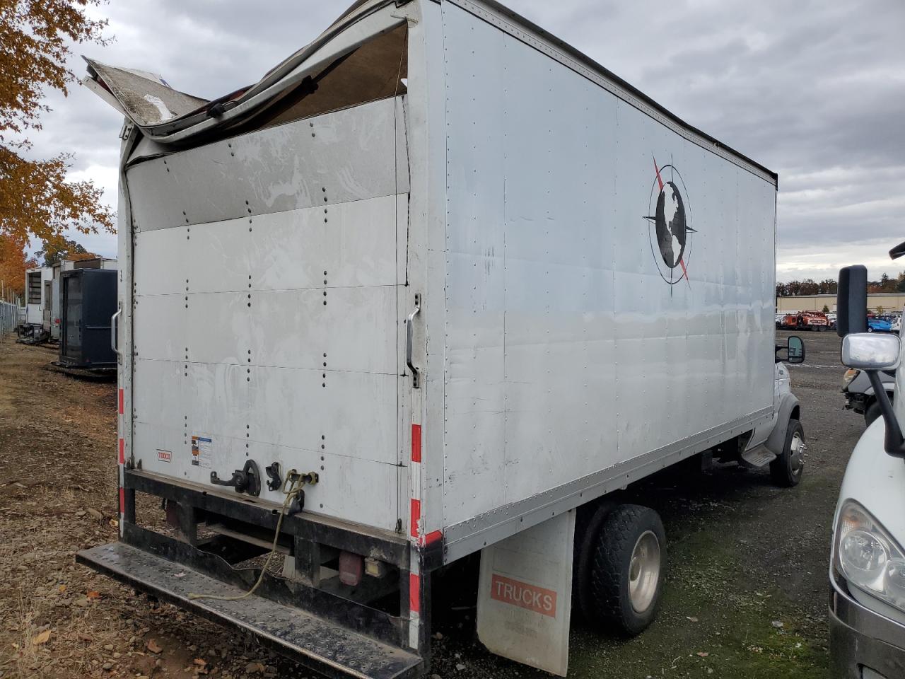 2002 Ford Econoline E550 Super Duty Cutaway Van White vin: 1FDAE55F32HB60373