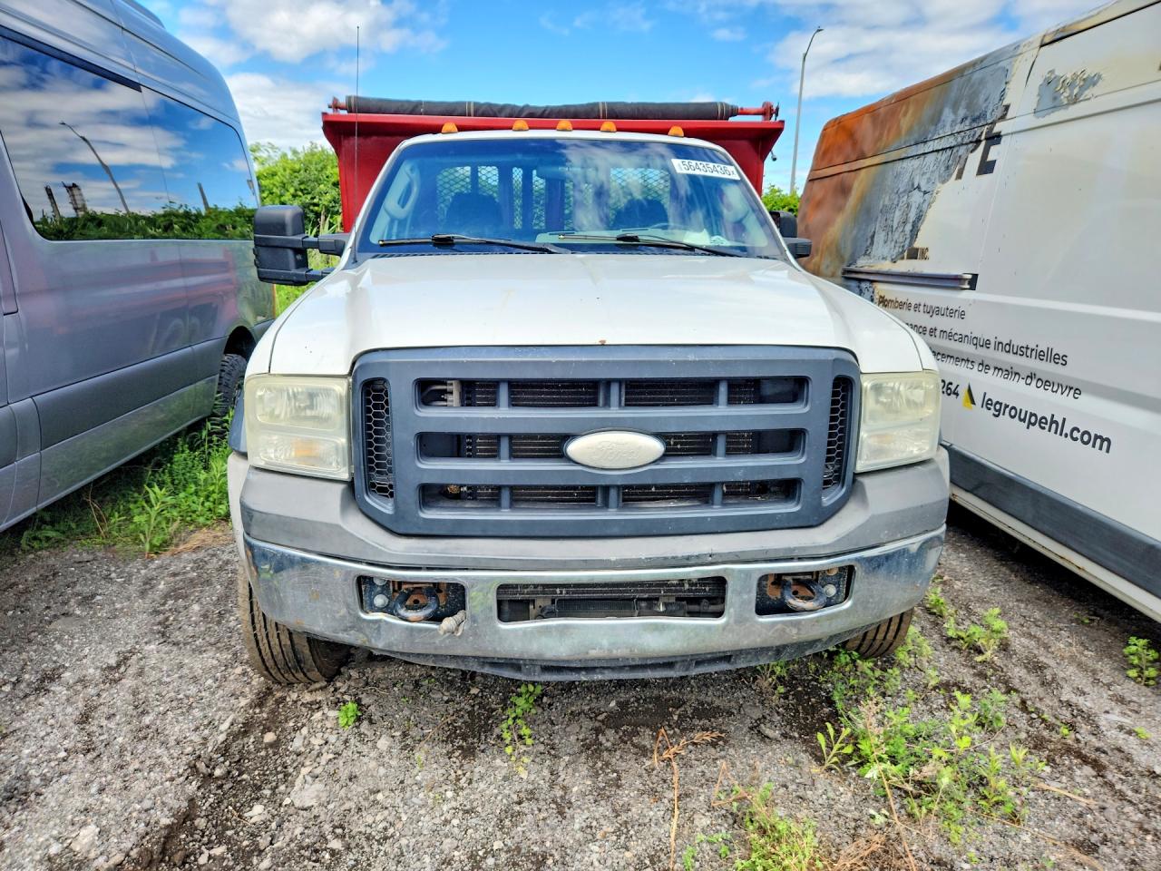 2006 Ford F550 Super Duty White vin: 1FDAF56P56EB56191