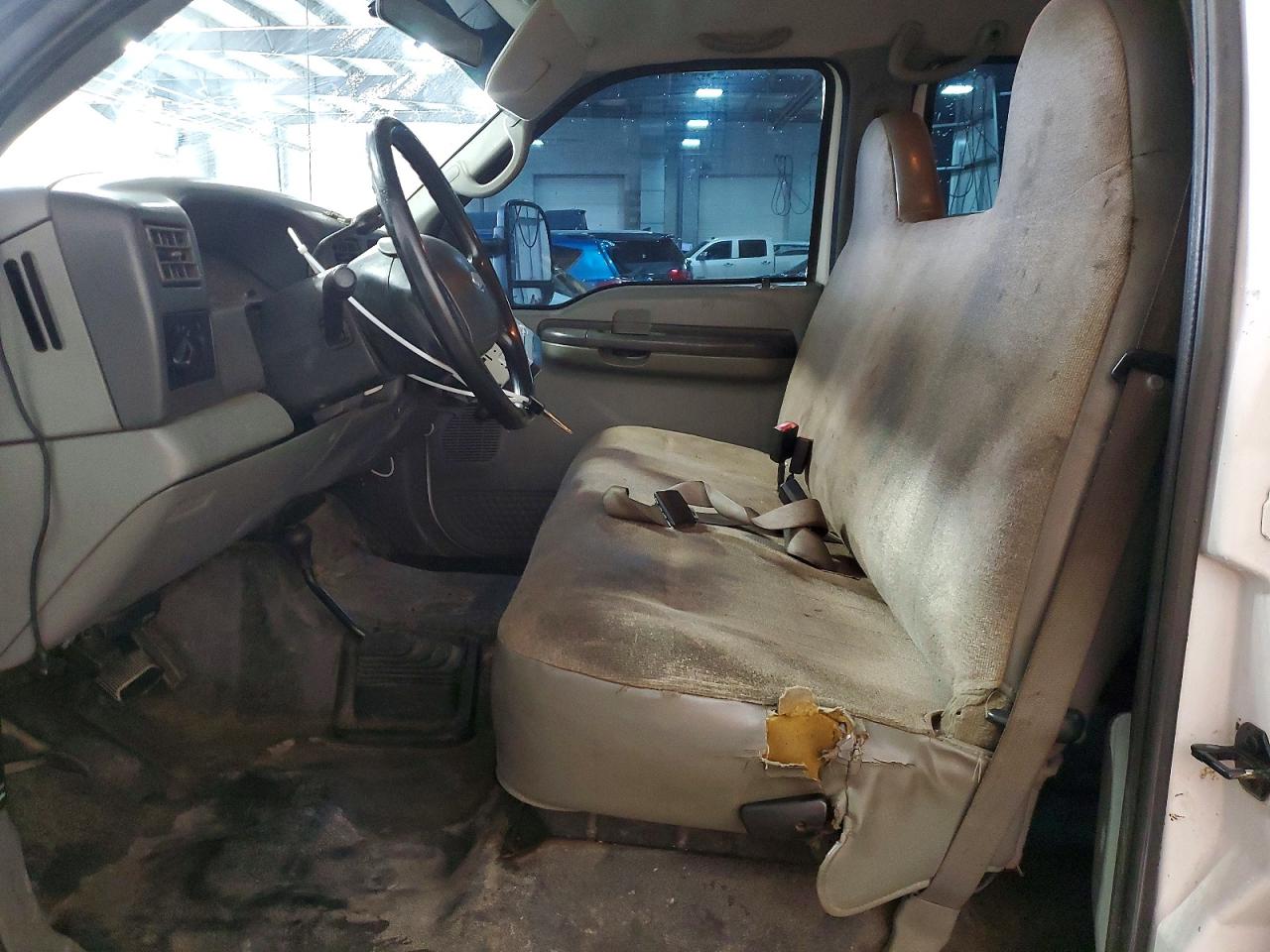 2002 Ford F550 Super Duty White vin: 1FDAW57S92ED68542