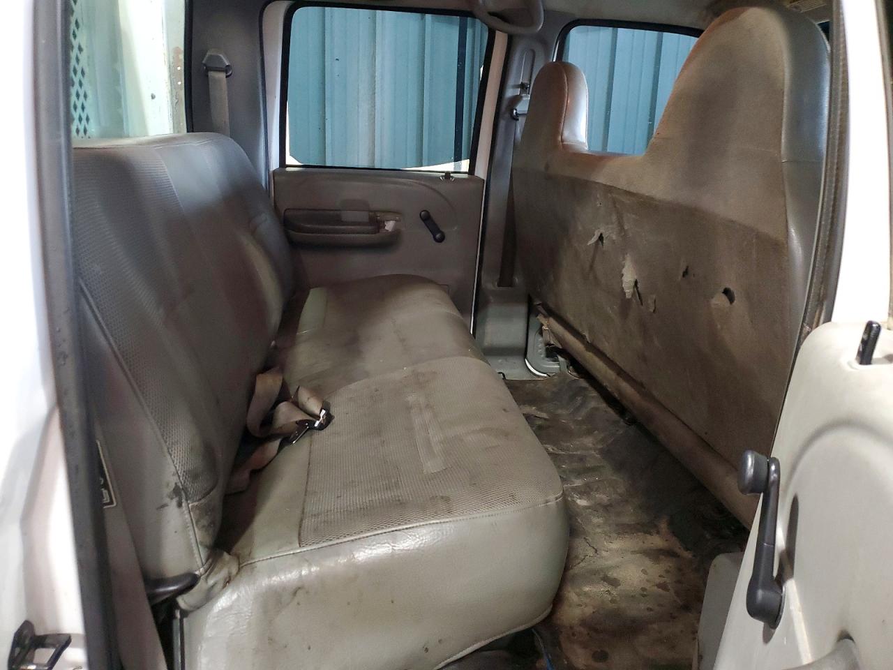 2002 Ford F550 Super Duty White vin: 1FDAW57S92ED68542
